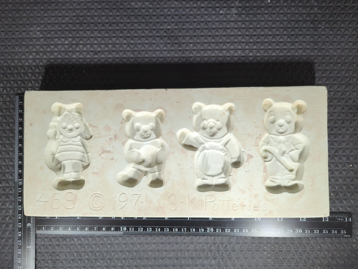 CM1350 - 468 SK Potteries Ornament (4) Open Pour Raggedy Anne and Bears Mold