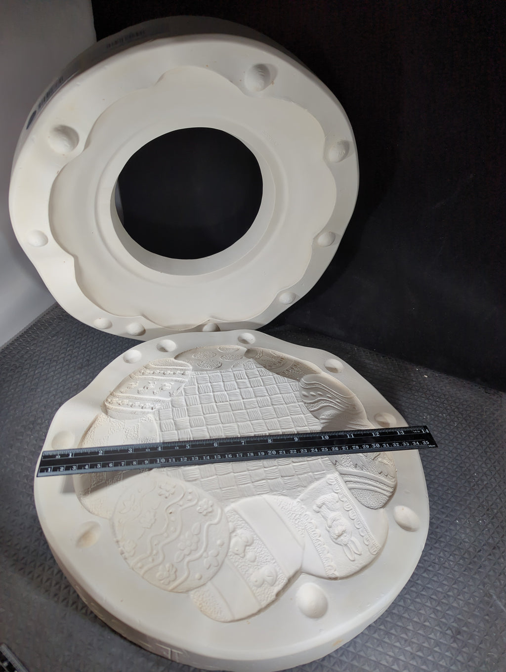 CM1328 - 566 Iandola Mold Egg Platter Mold