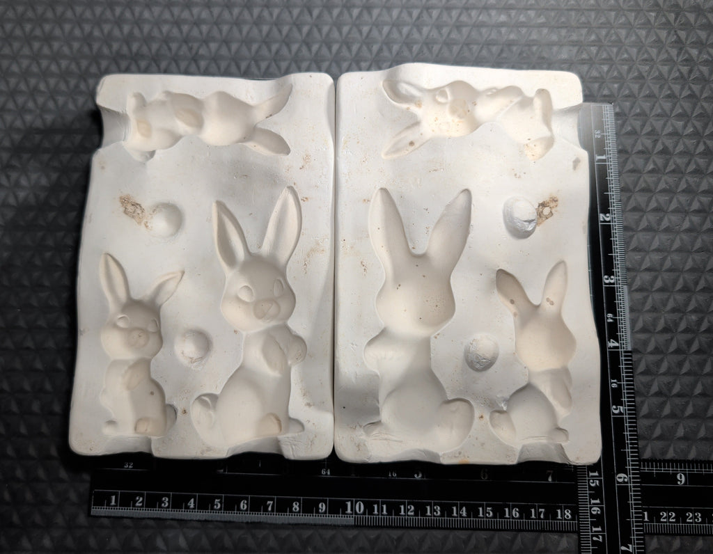CM1408 -HM108 Duncan Bunny Family Mold