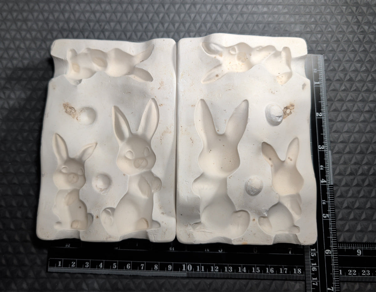 CM1408 -HM108 Duncan Bunny Family Mold