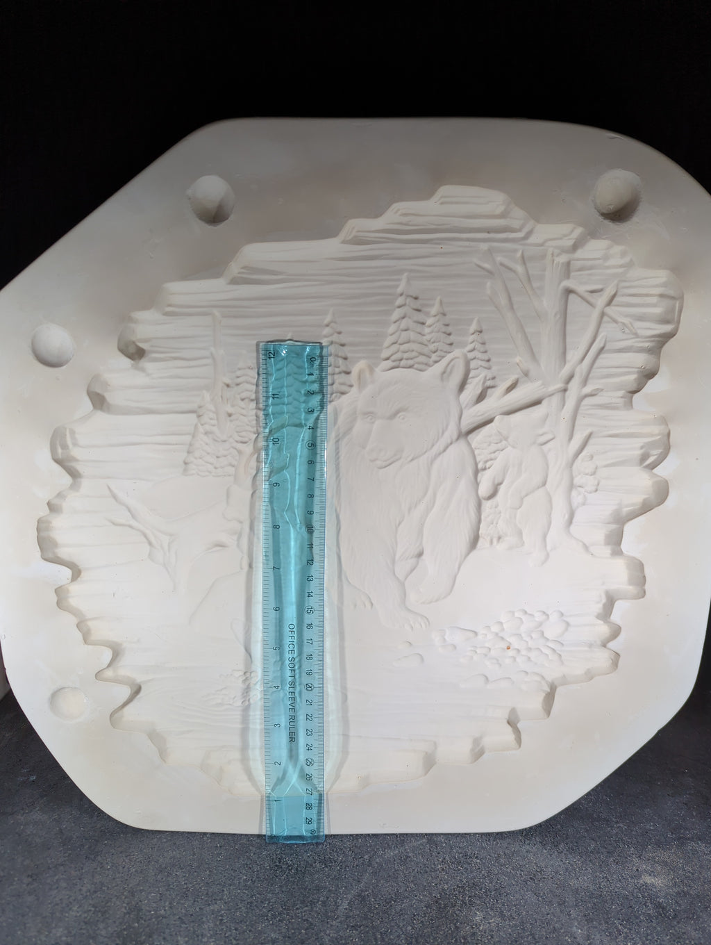 CM0134 - 5203 Macky Bear Wildlife Plaque