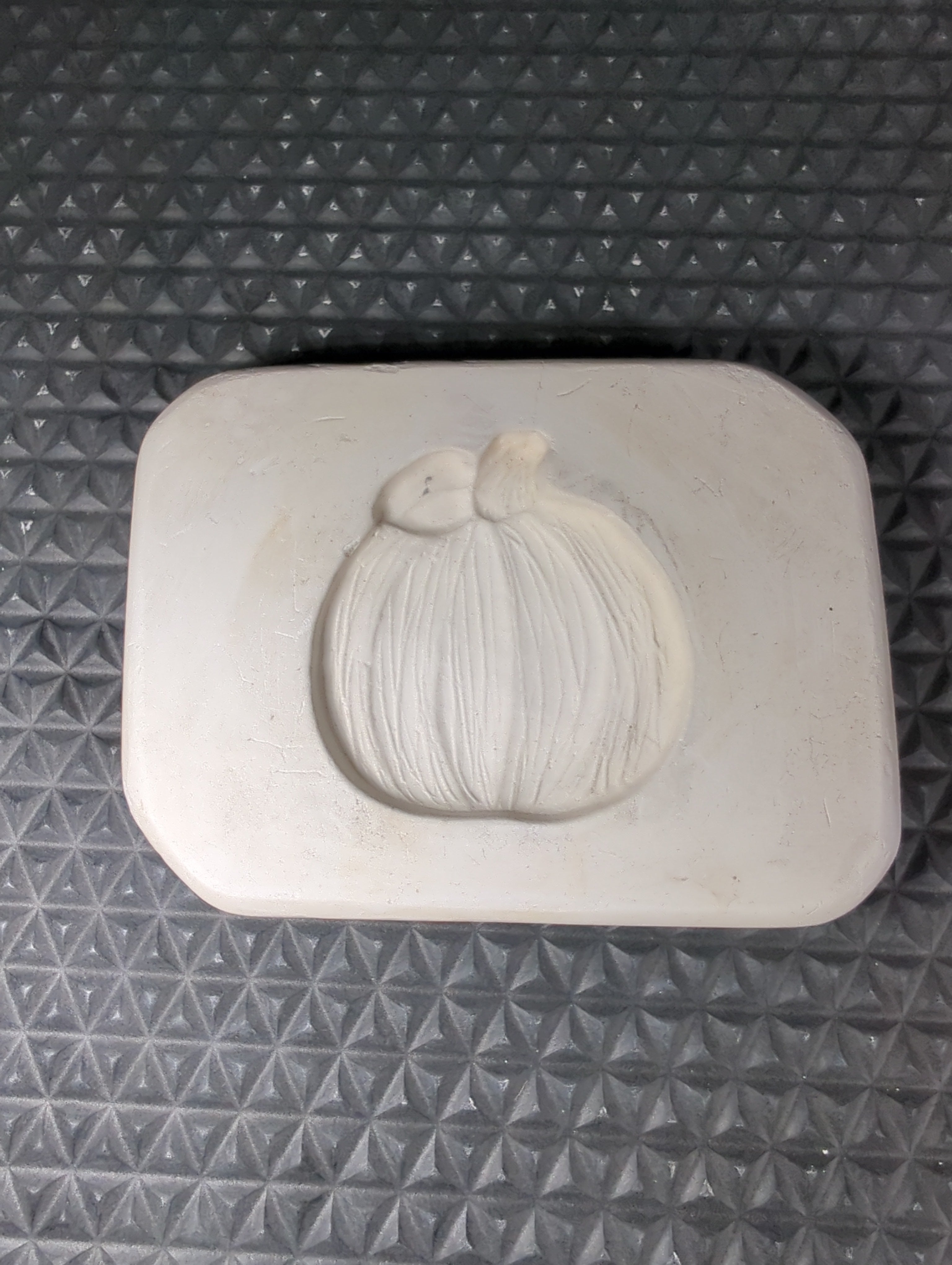 CM0393- M-330 Pumpkin Press/ Sprig Mold