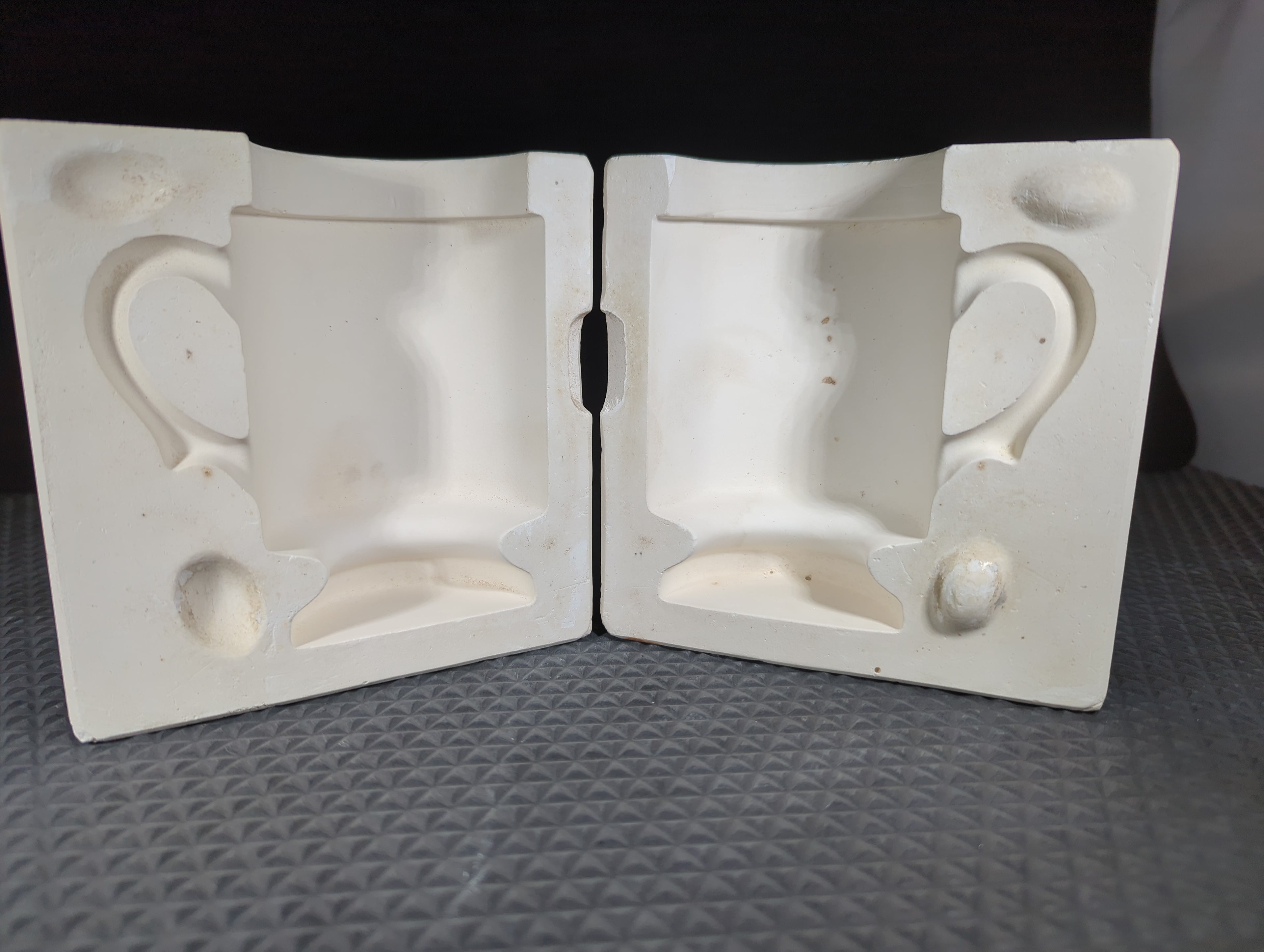 CM0635 - 1571 Jodi Mold Footed Mug