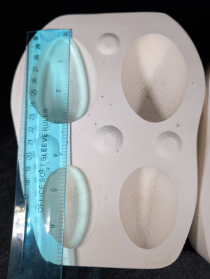 CM0038 - 208 Dogwood Four Eggs: birds-strawberry Mold