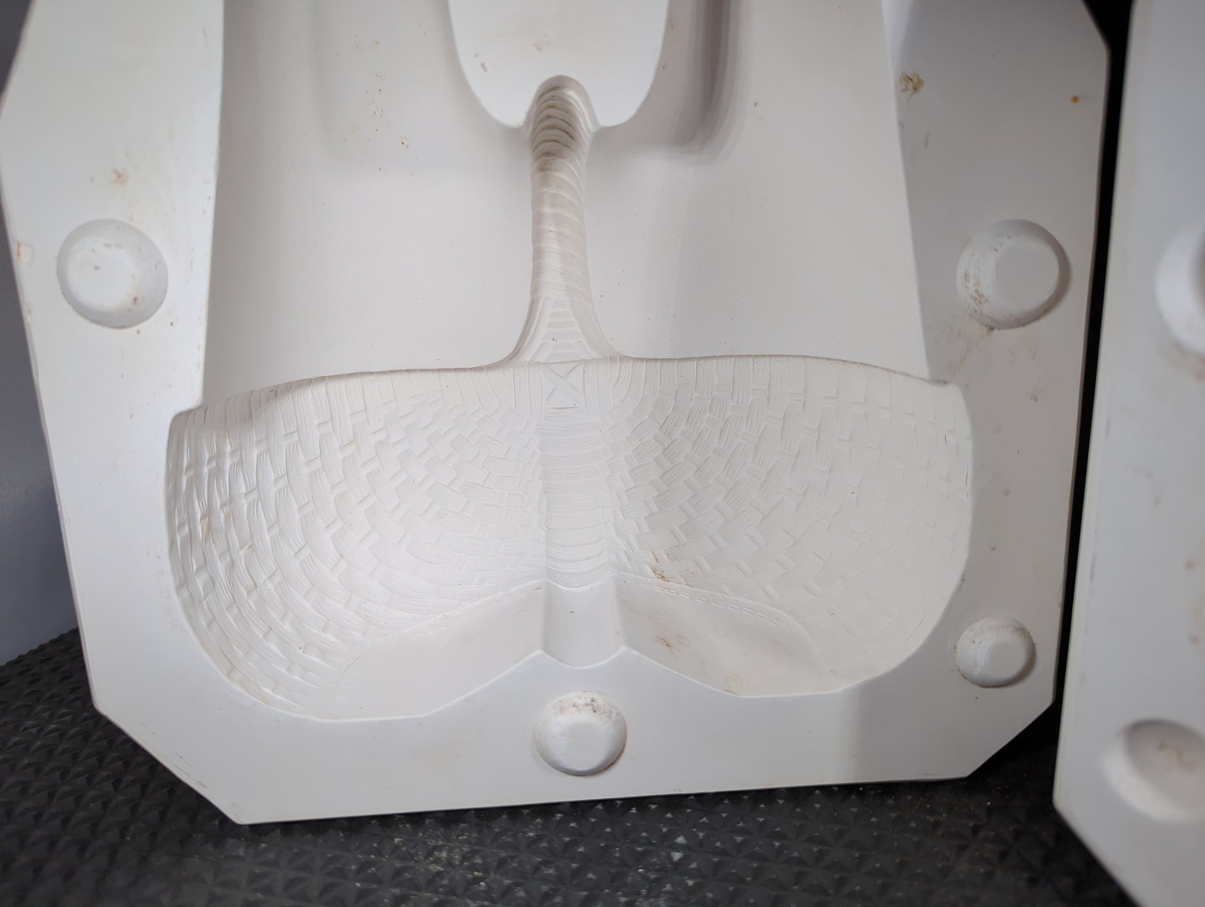 CM0189 - DM 970 Duncan Small Country Egg Basket