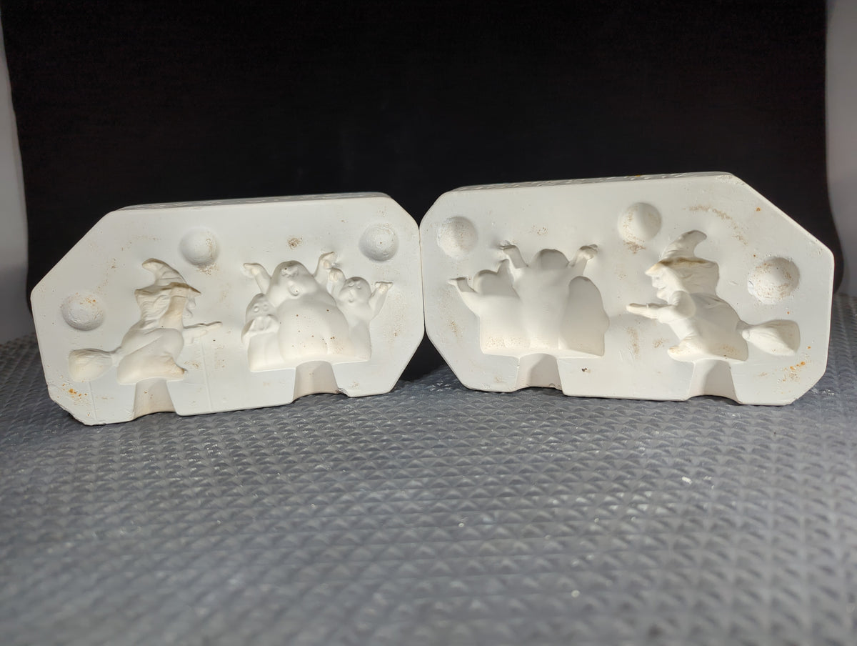 CM1416 - 441 Riverview Witch and Ghost Mold