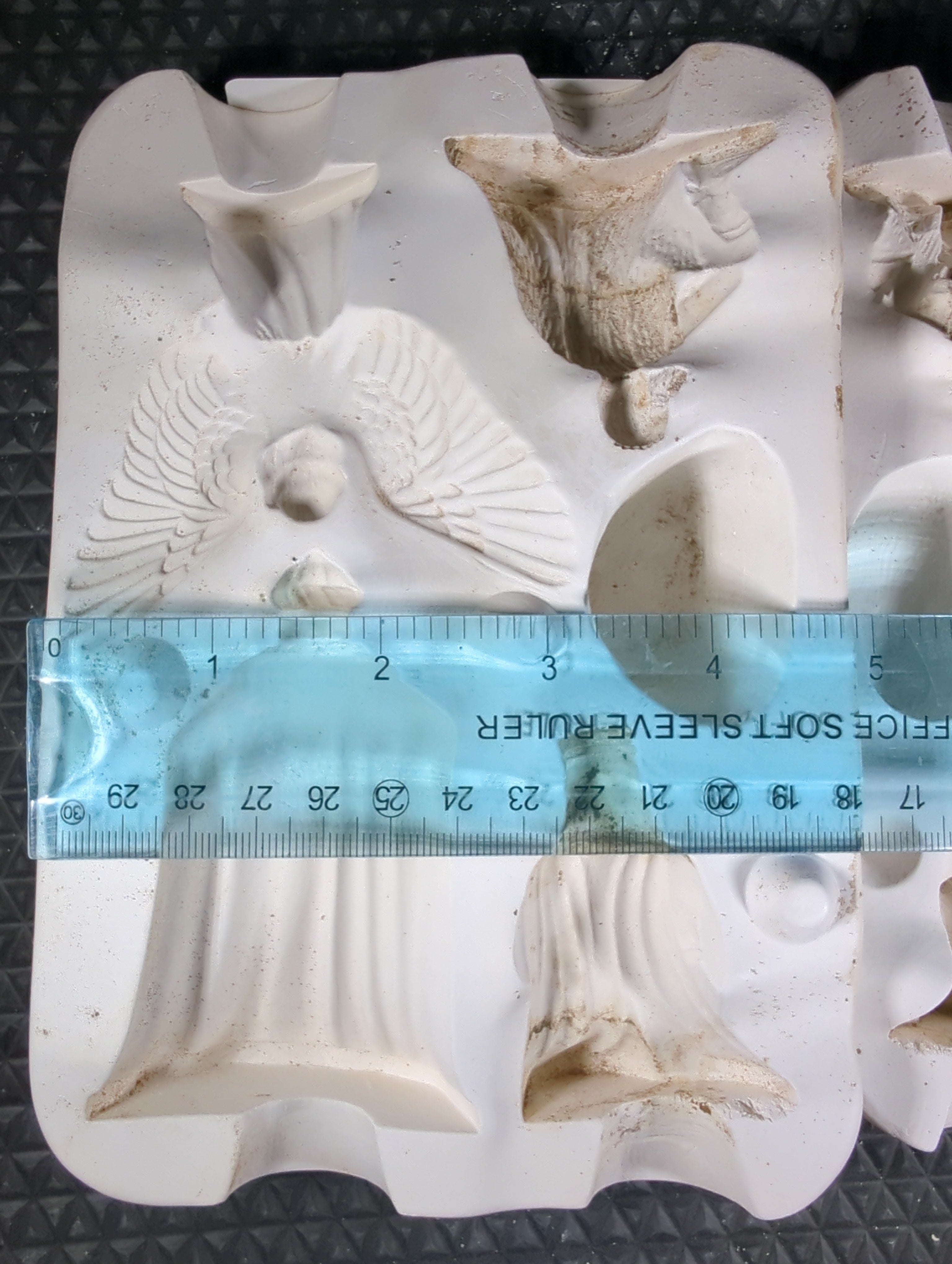 CM0374- DM-134C Duncan C of Nativity Set