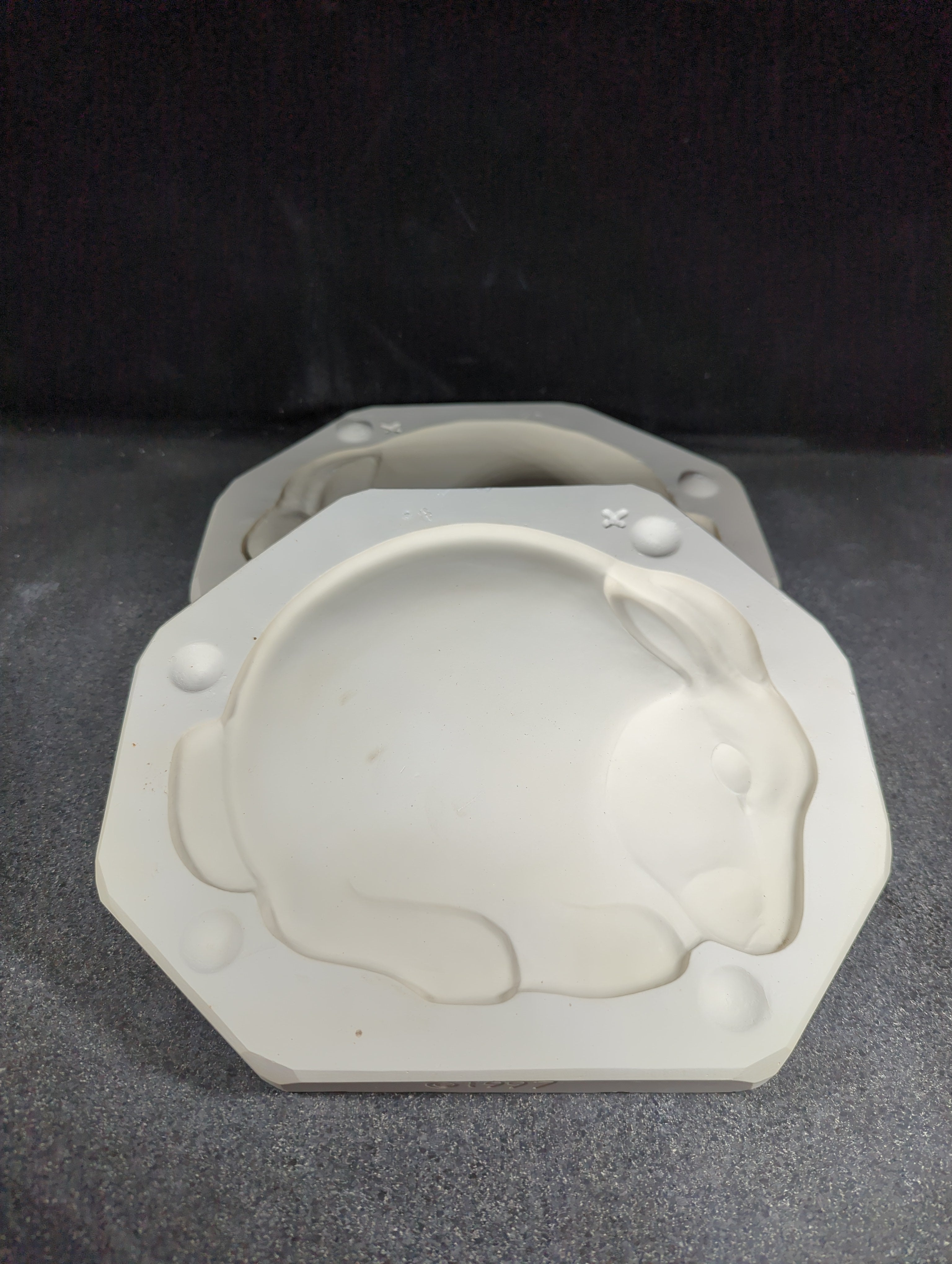 CM0176 - 1261 Boothe Bunny Plate
