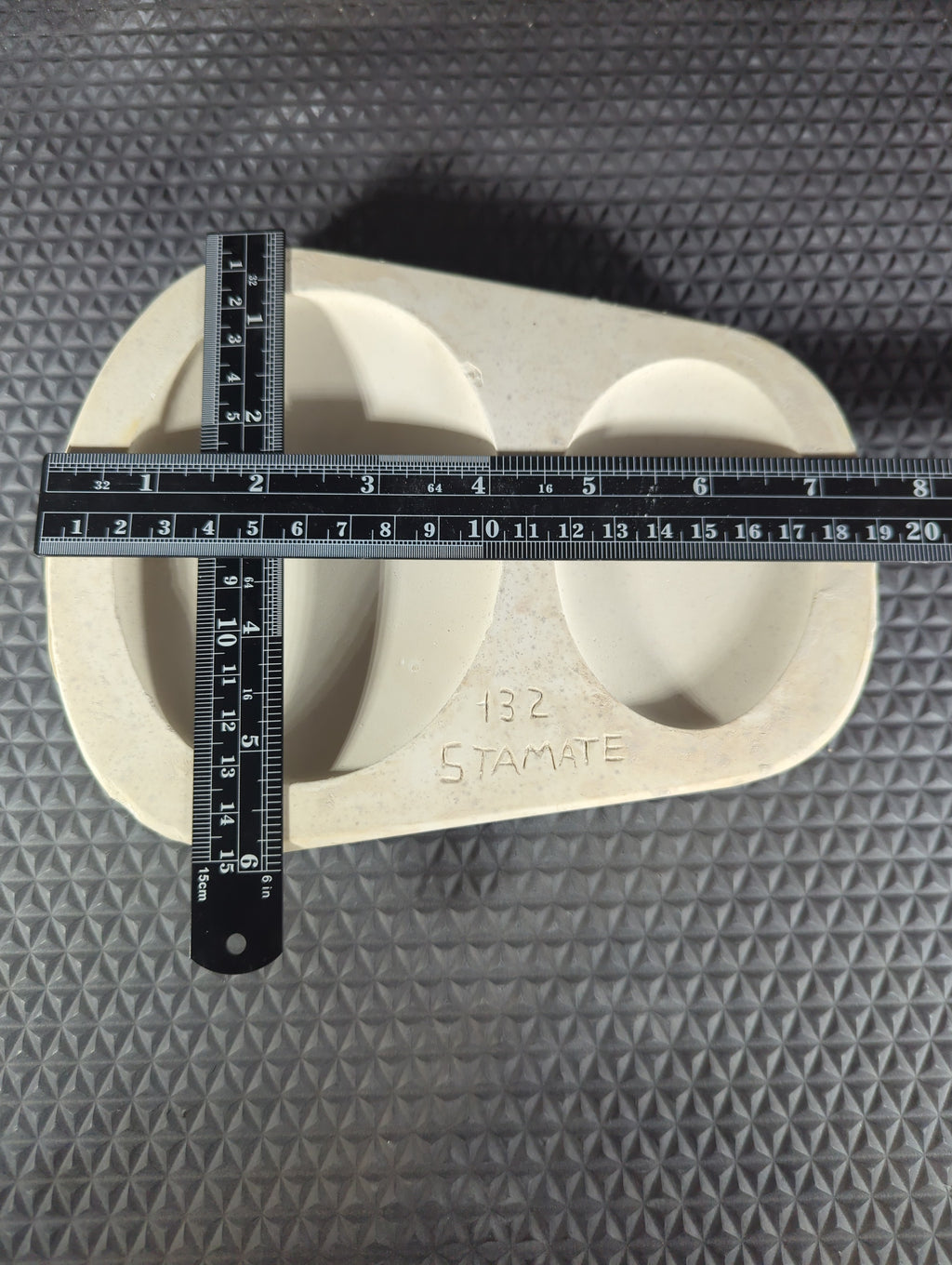 CM0782 -132 Stamate Molds - Oval Bases