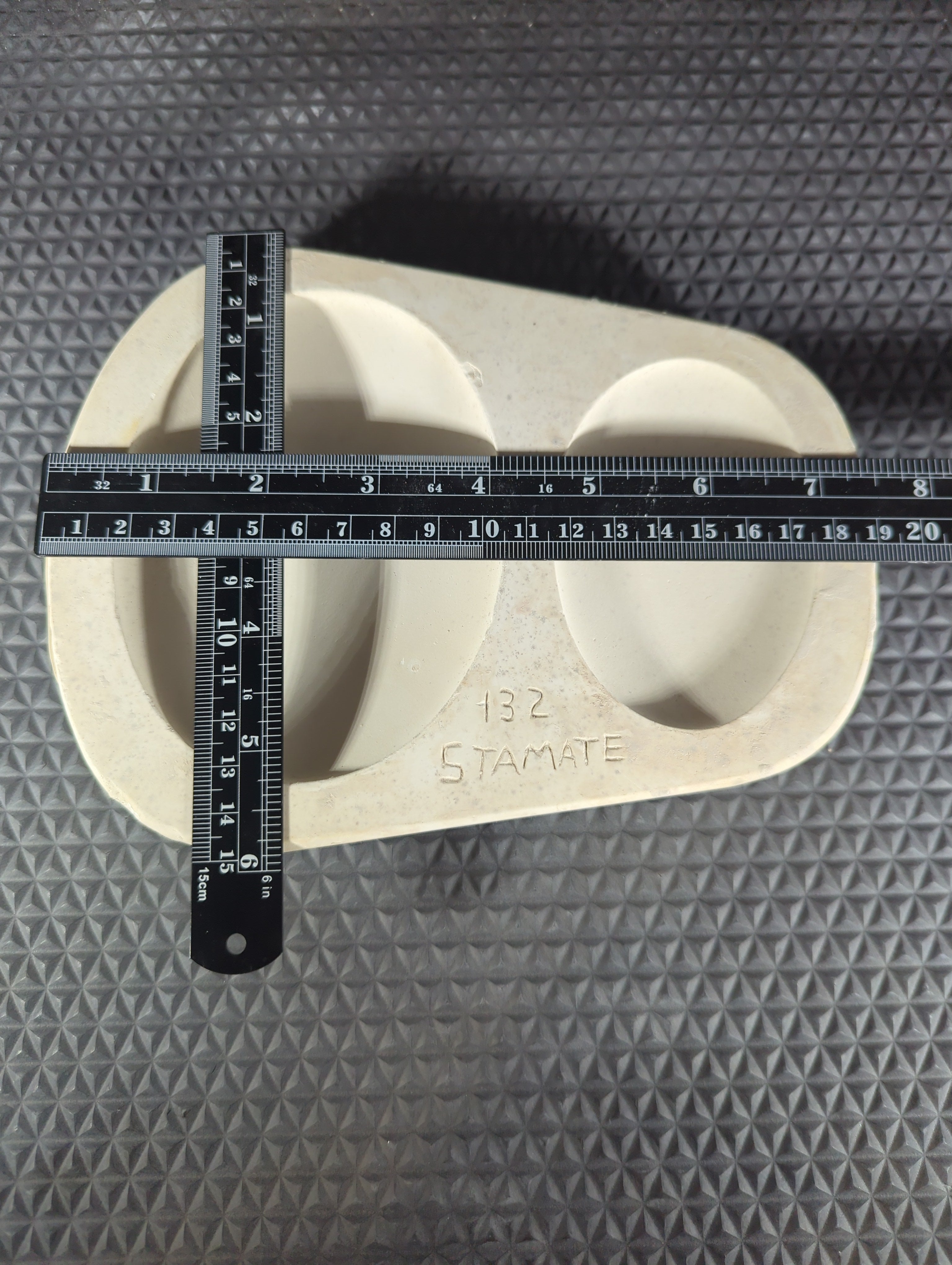 CM0782 -132 Stamate Molds - Oval Bases