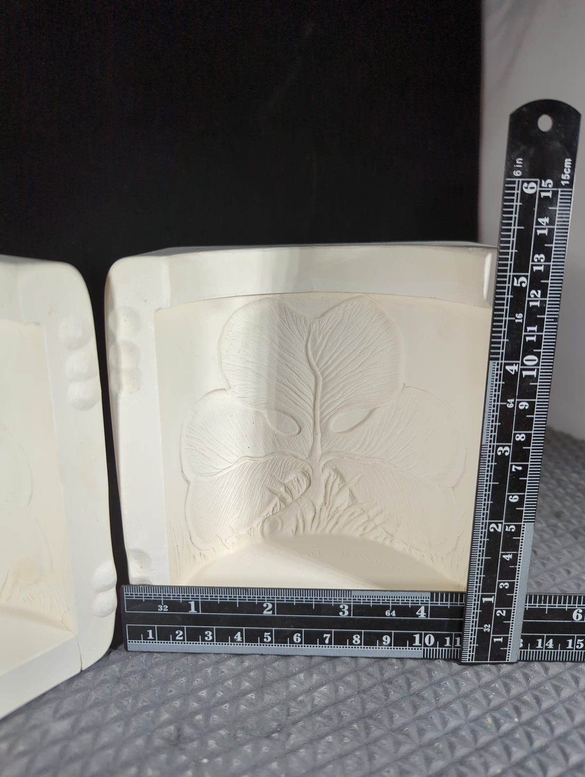CM1096 - NM-3009 Nowells Shamrock Candle Holder