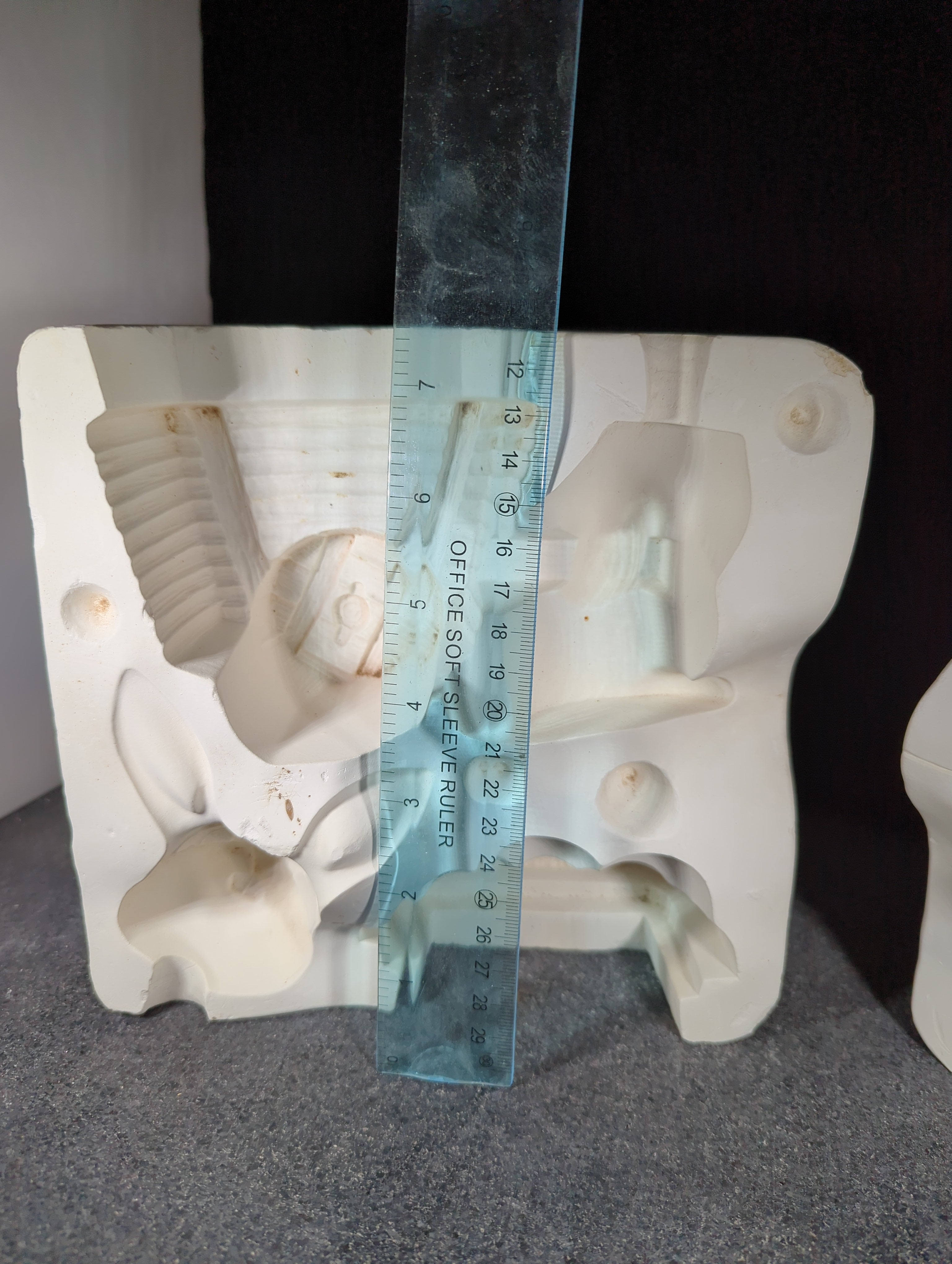 CM0194 - DM 272 Duncan Bunny and Cart