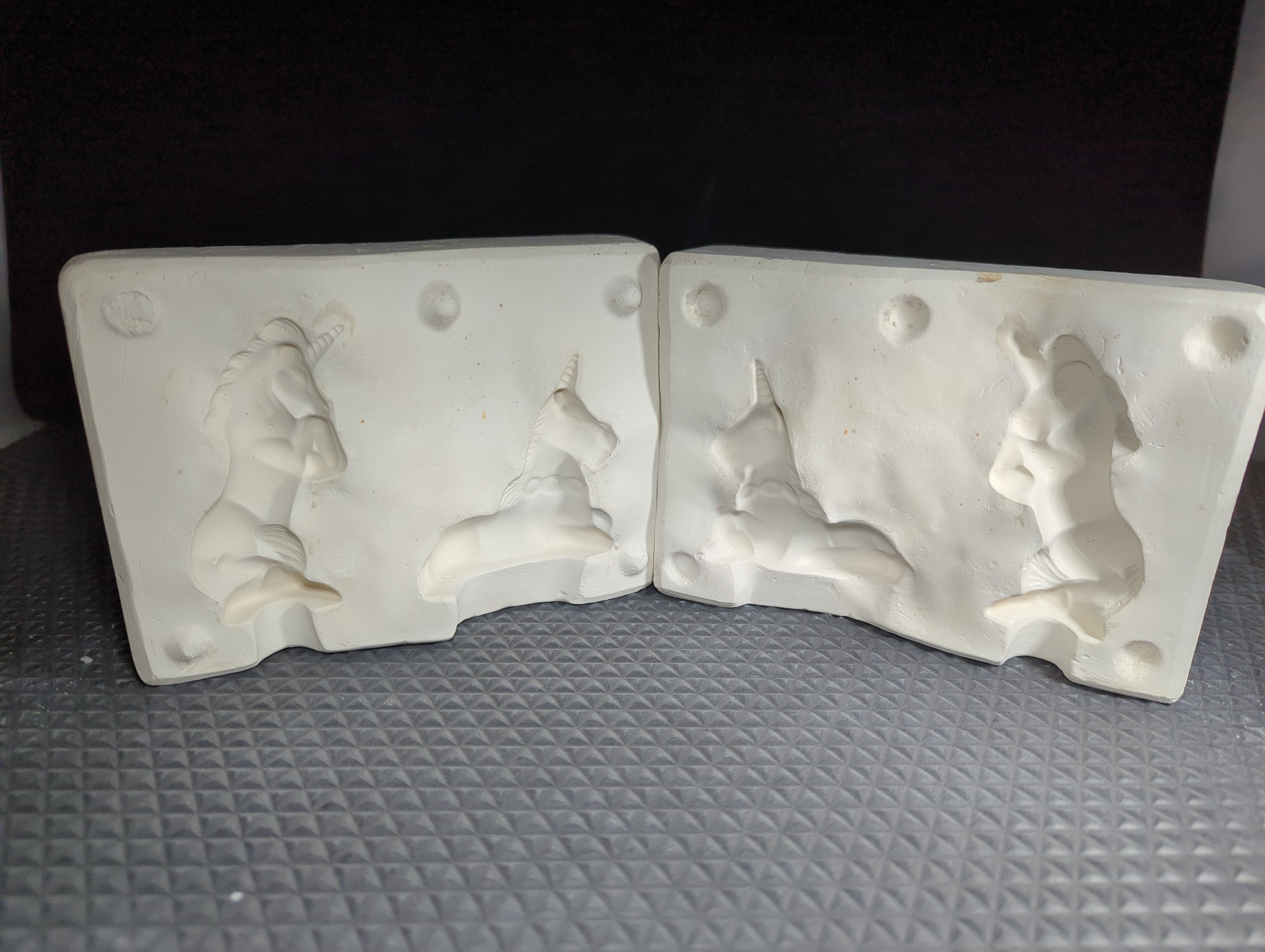 CM0553 -617 Ingmar Molds - 2 Unicorns