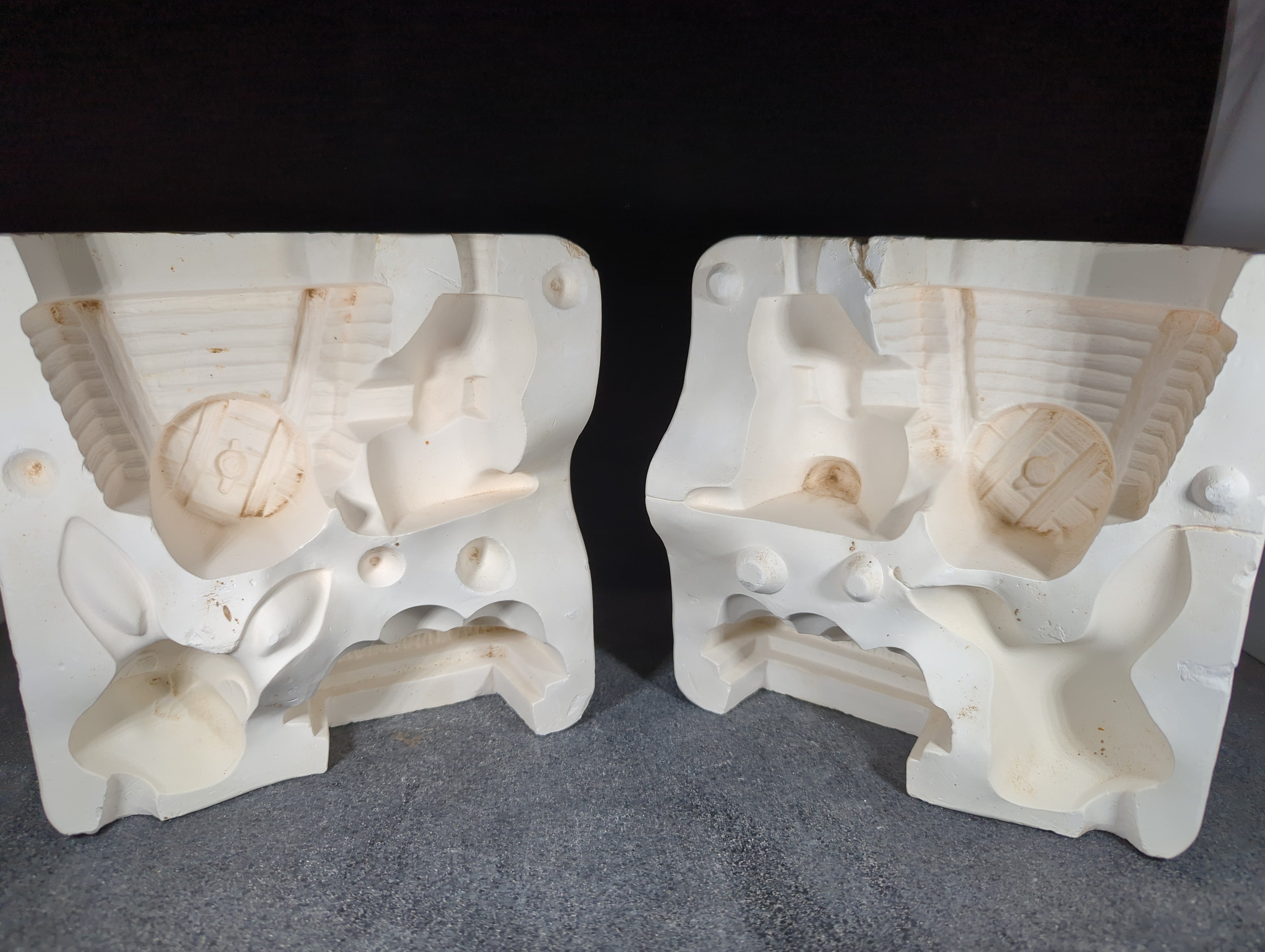 CM0194 - DM 272 Duncan Bunny and Cart