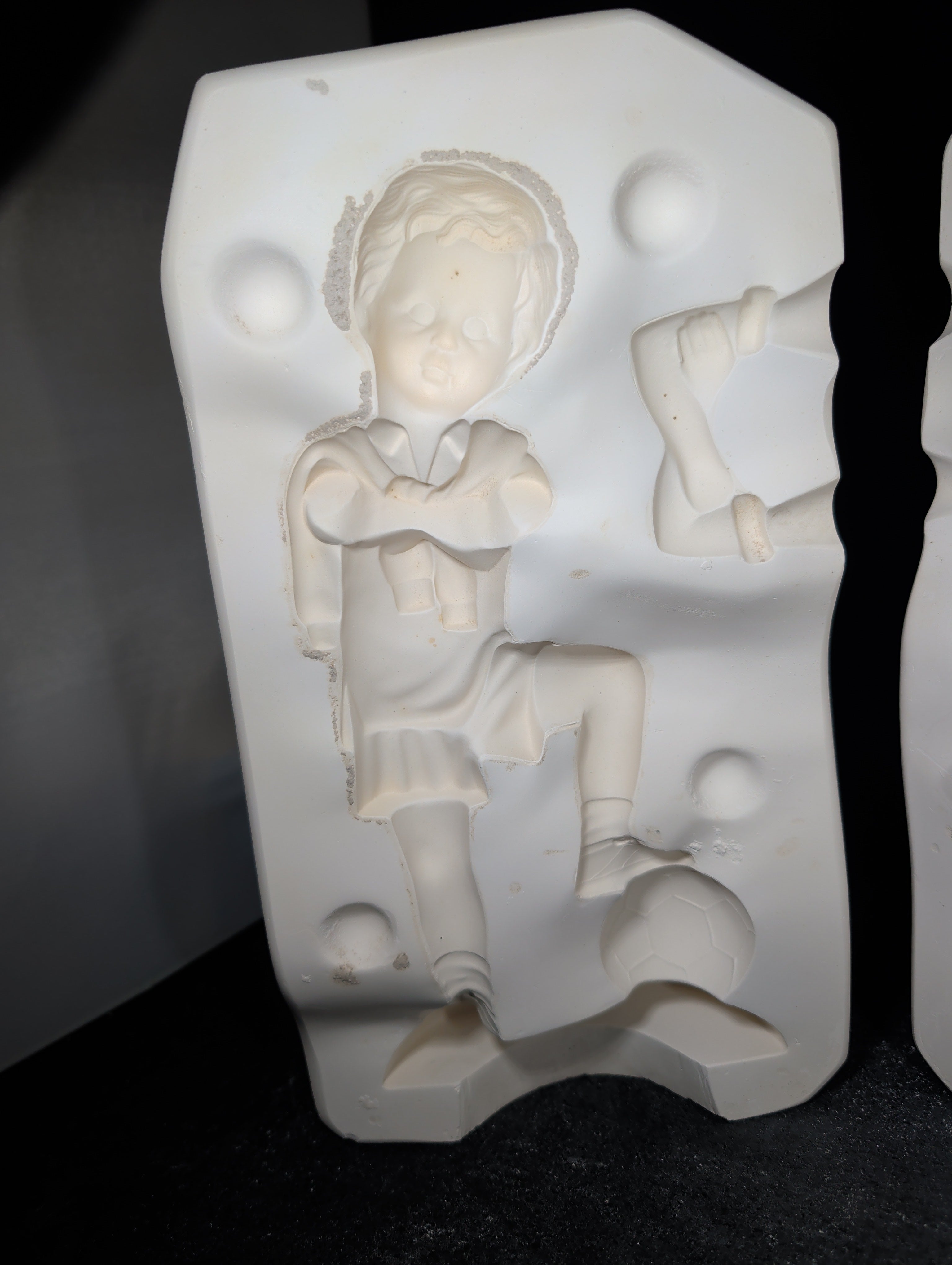 CM0057 - J1527 Clay Magic White Soccer Player Boy