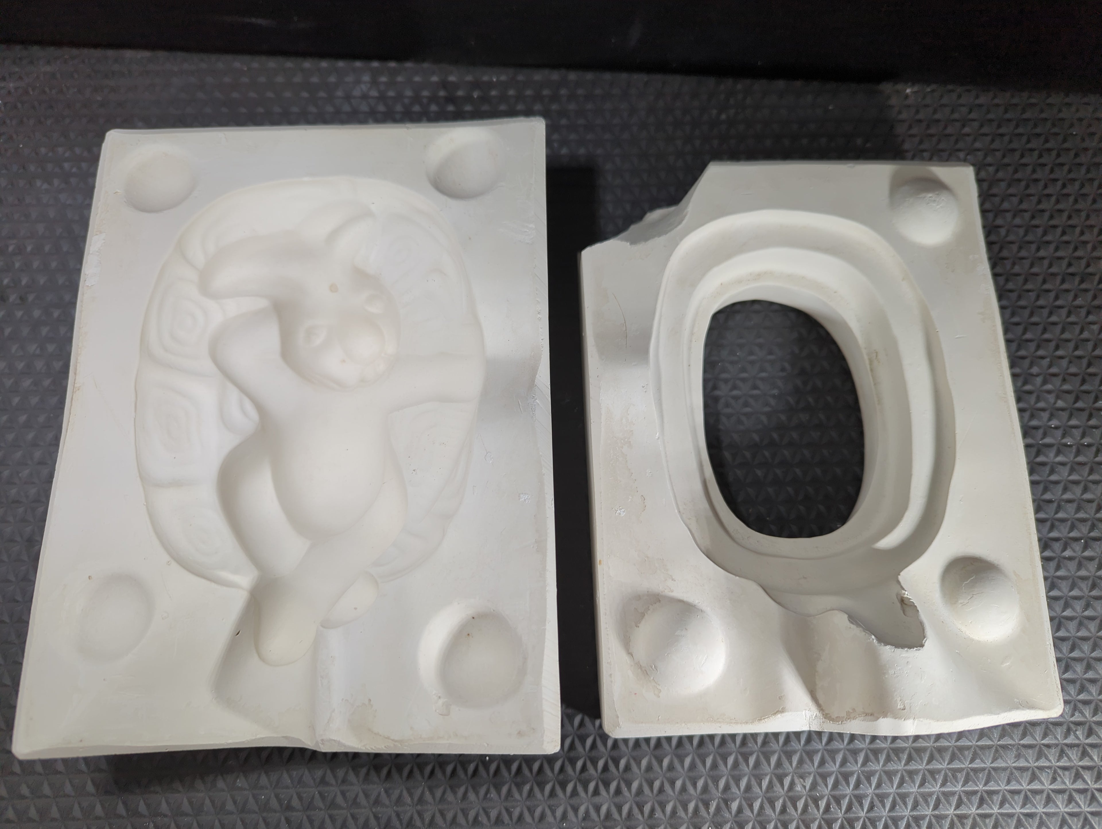 CM0818 - 314 Lonestar Molds Turtle and Rabbit Lid