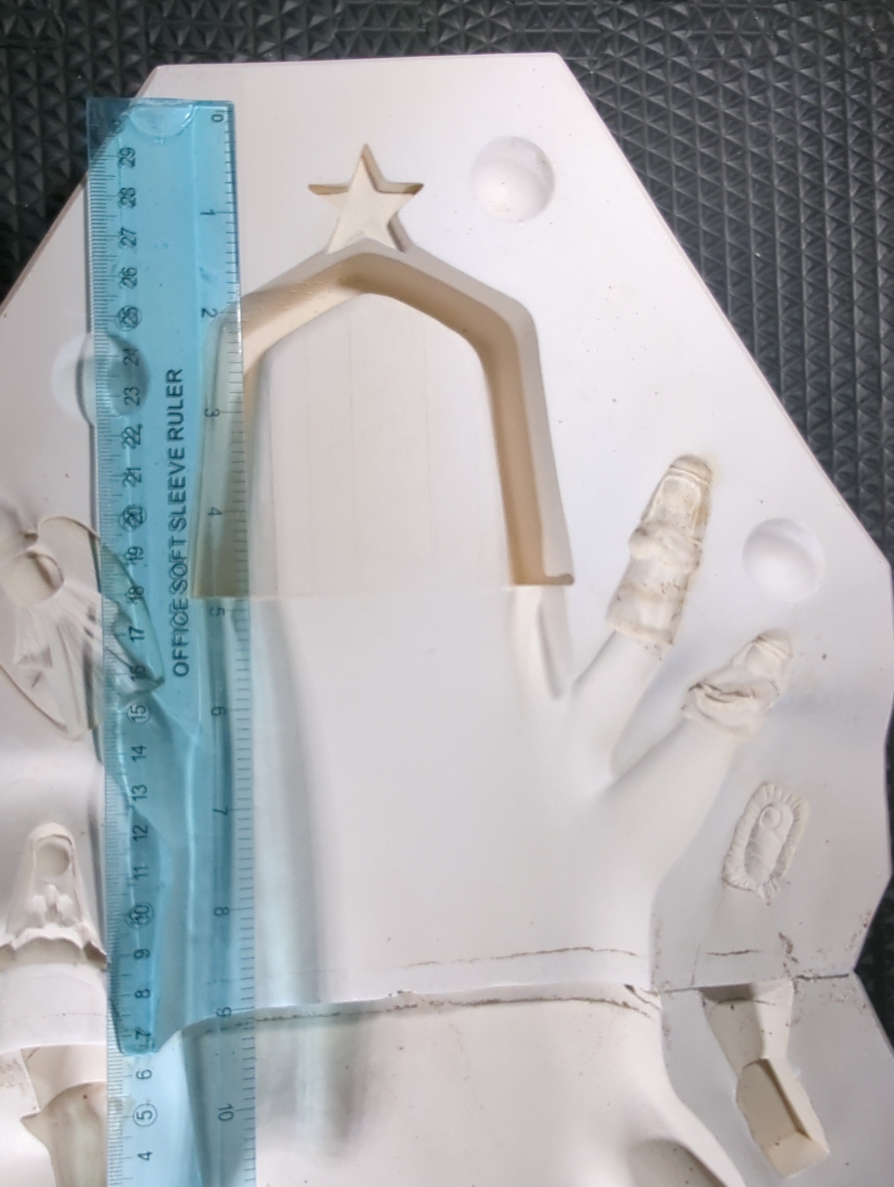 CM0372- DM 1405 Duncan Mini Nativity Set A
