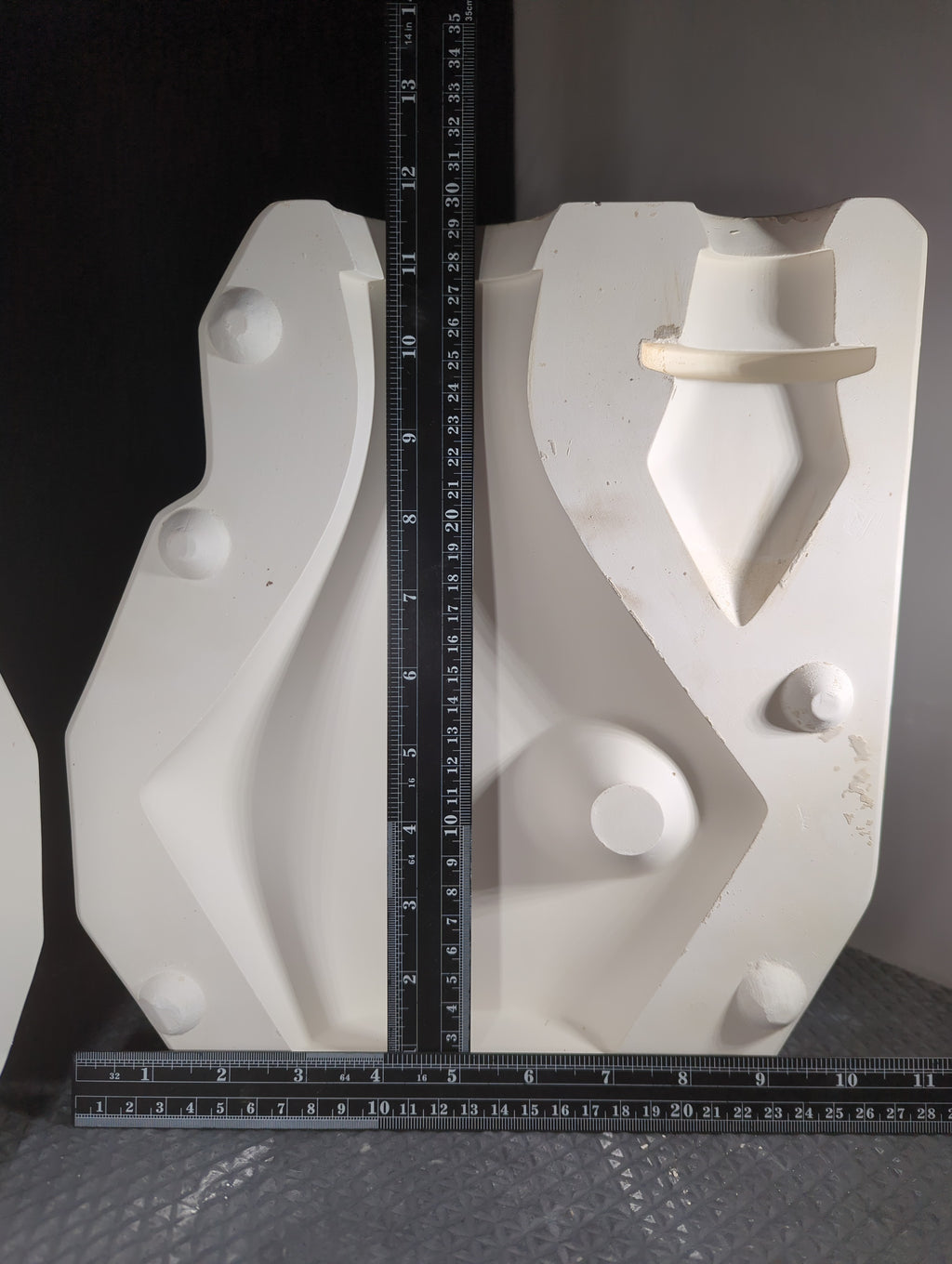 CM1274 - 517 Jones Mold Vase with Stopper 12"T Mold