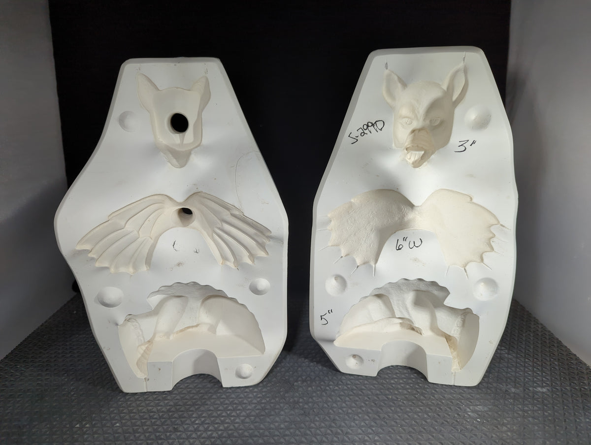 CM0927 -S-2990 Scioto Shelf Gargoyle