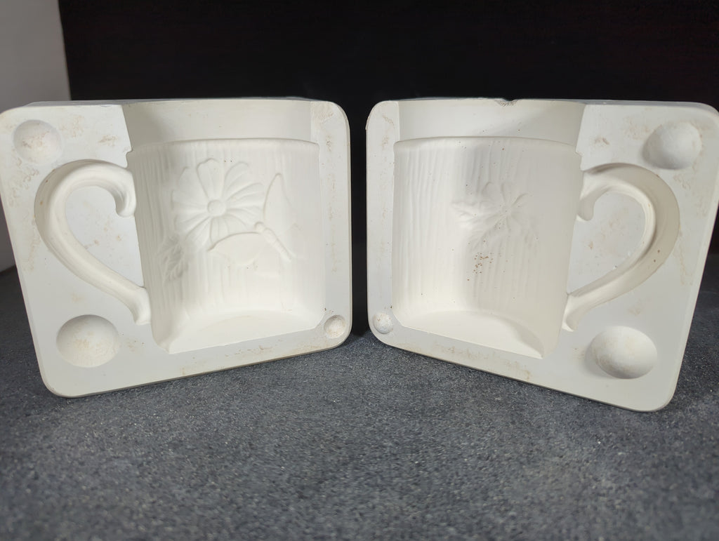 CM0160 - R664 Flower and Butterfly Cup