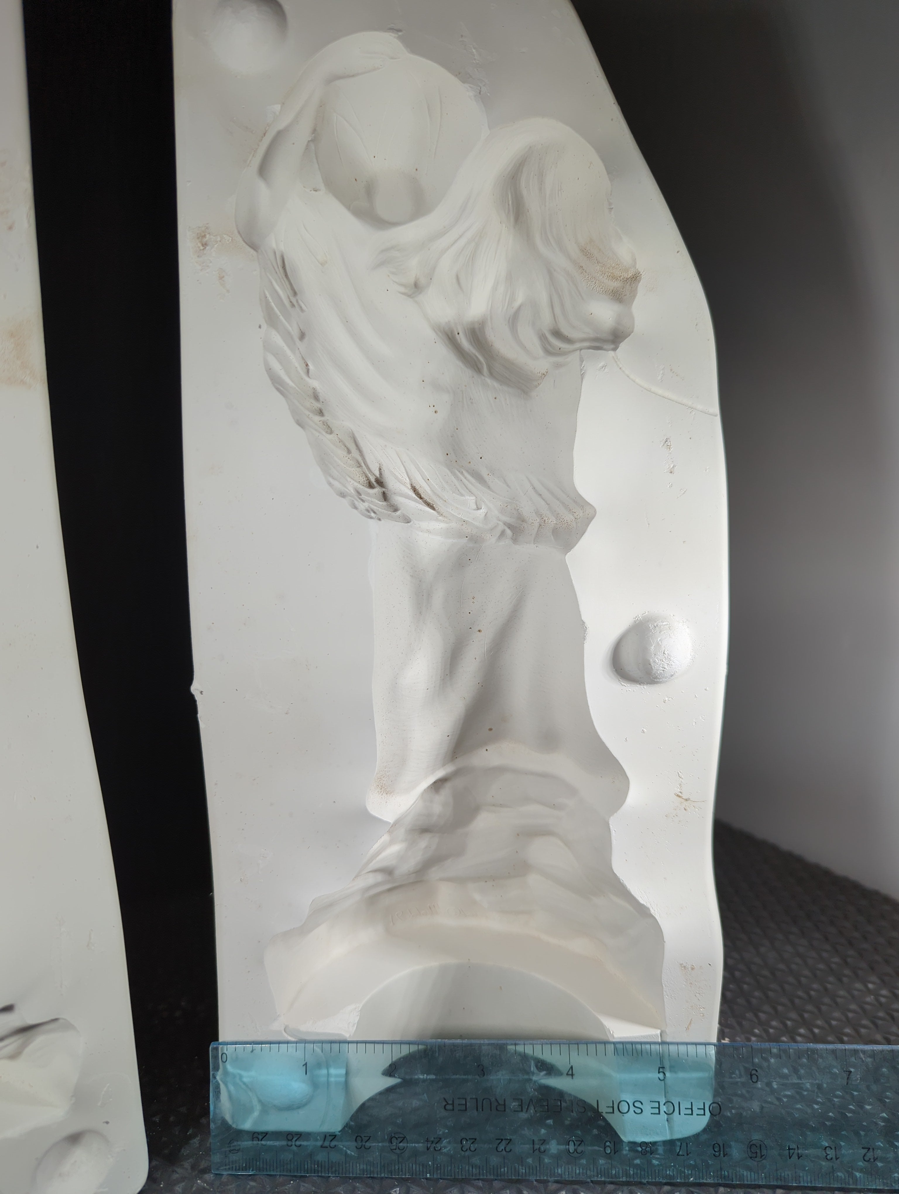 CM0344 - P875 Provincial Maiden with Jar