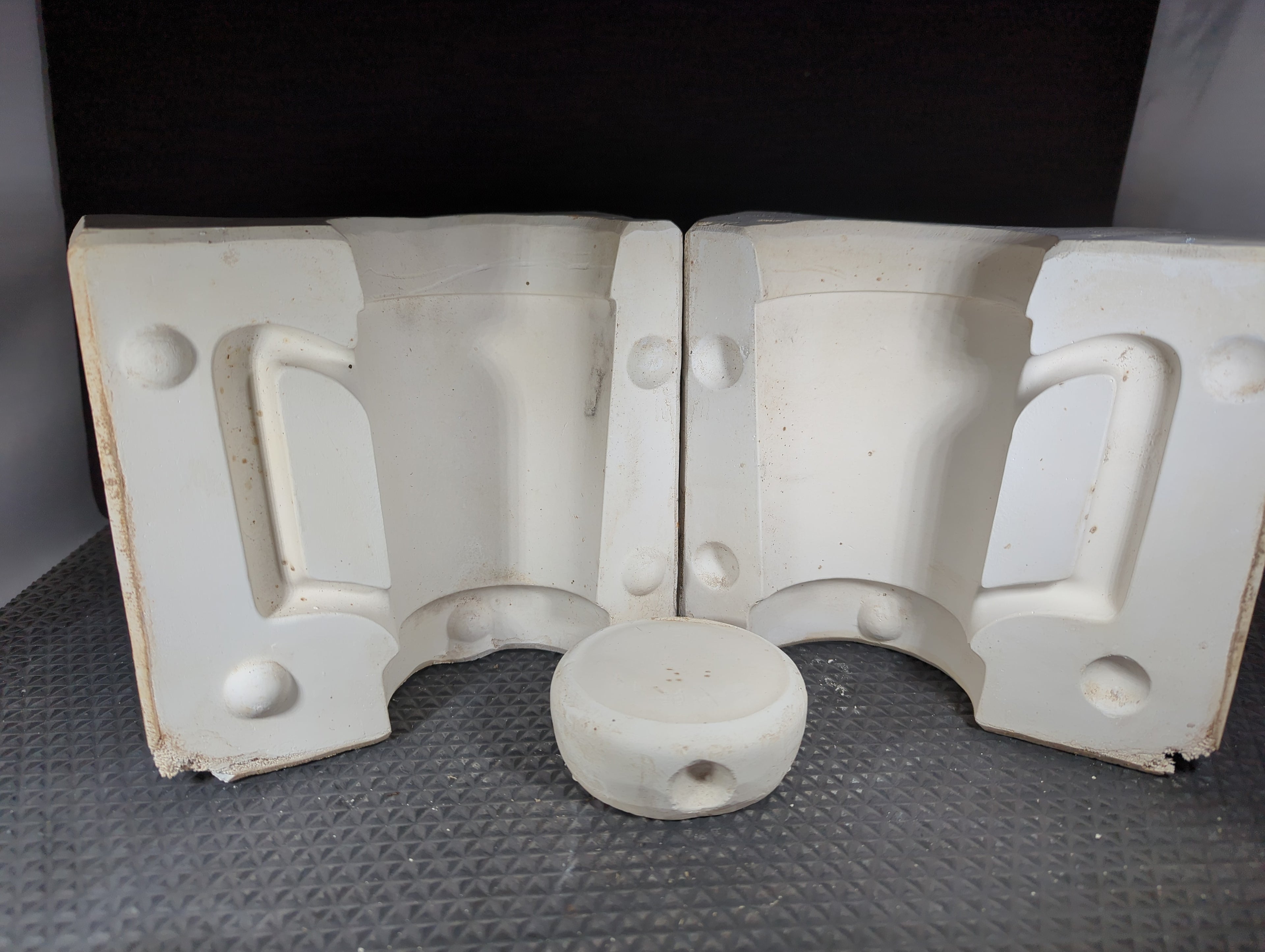 CM00631 - Mug - Exterior water damage