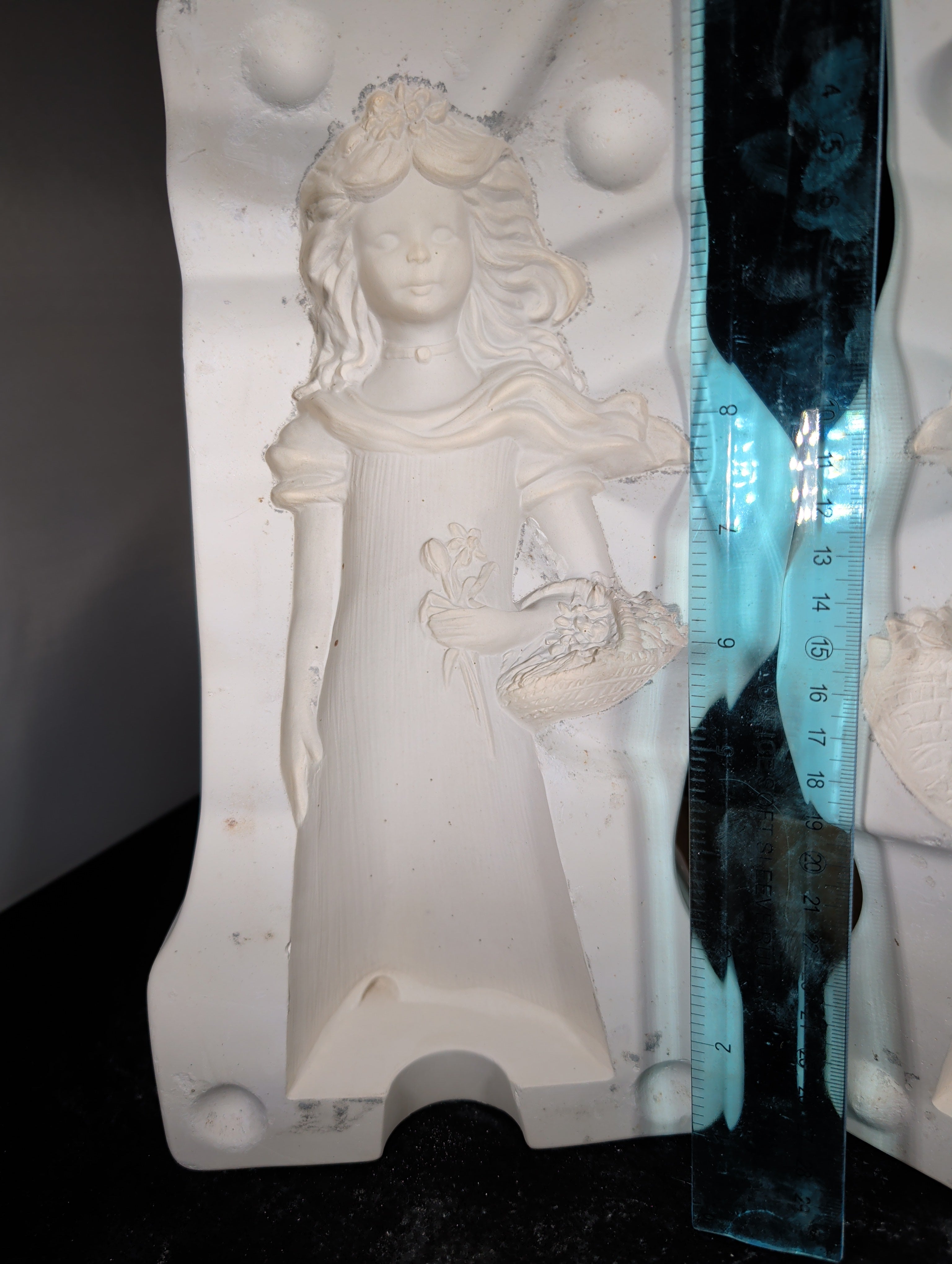 CM0008- 2722 Gare Little Blossom Daffodil Girl