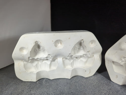 CM0157 - J1069 Clay Magic Two Tiny Pumpkin Ghosts Mold