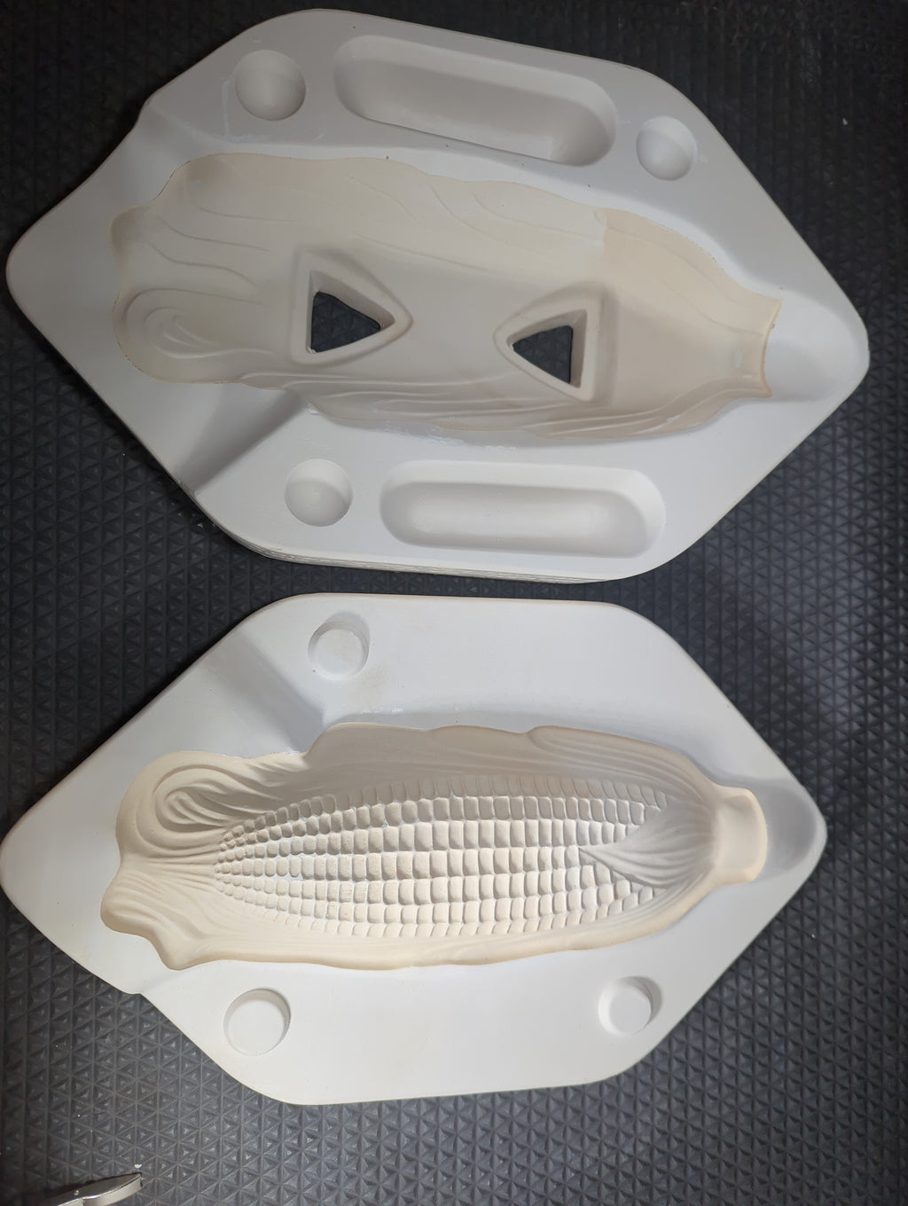 DM-303 Duncan Corn Dish plaster casting mold, listed as used, great condition