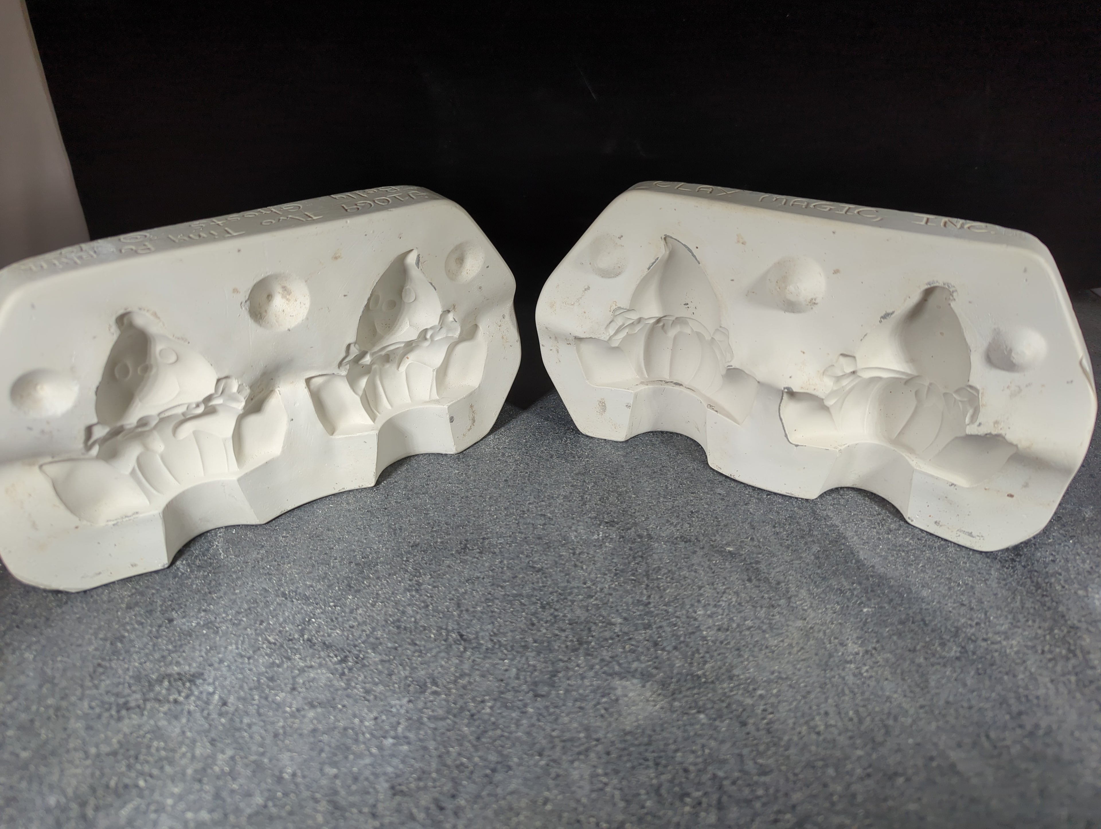 CM0157 - J1069 Clay Magic Two Tiny Pumpkin Ghosts