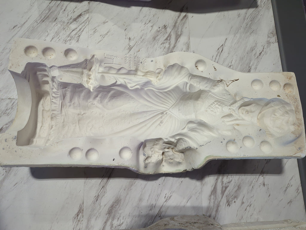 CM0303 - A1110 Atlantic Victorian Lady 22"