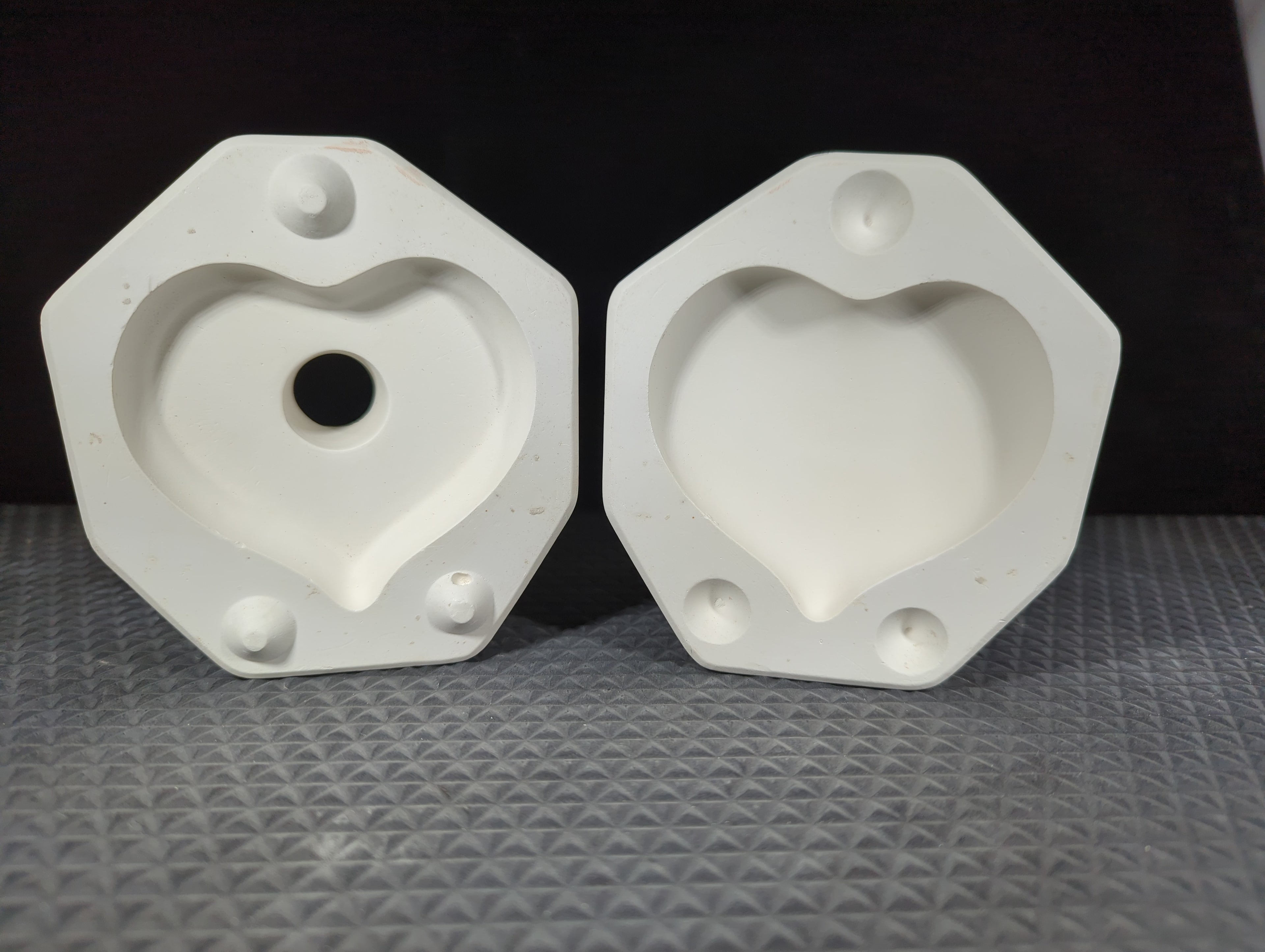 CM0700 - 566 Jones Molds Heart Sachet