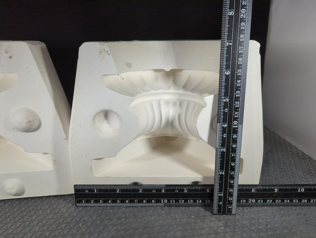 CM1336 - A477 Atlantic Large Round Base/Stand Mold