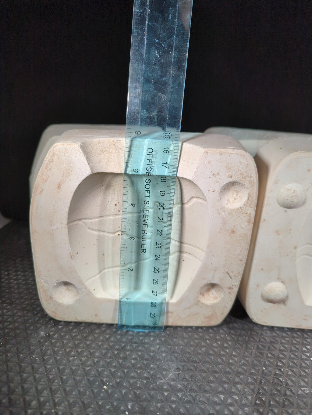 CM0299 - 1680 Kimple Small Pillow Vase