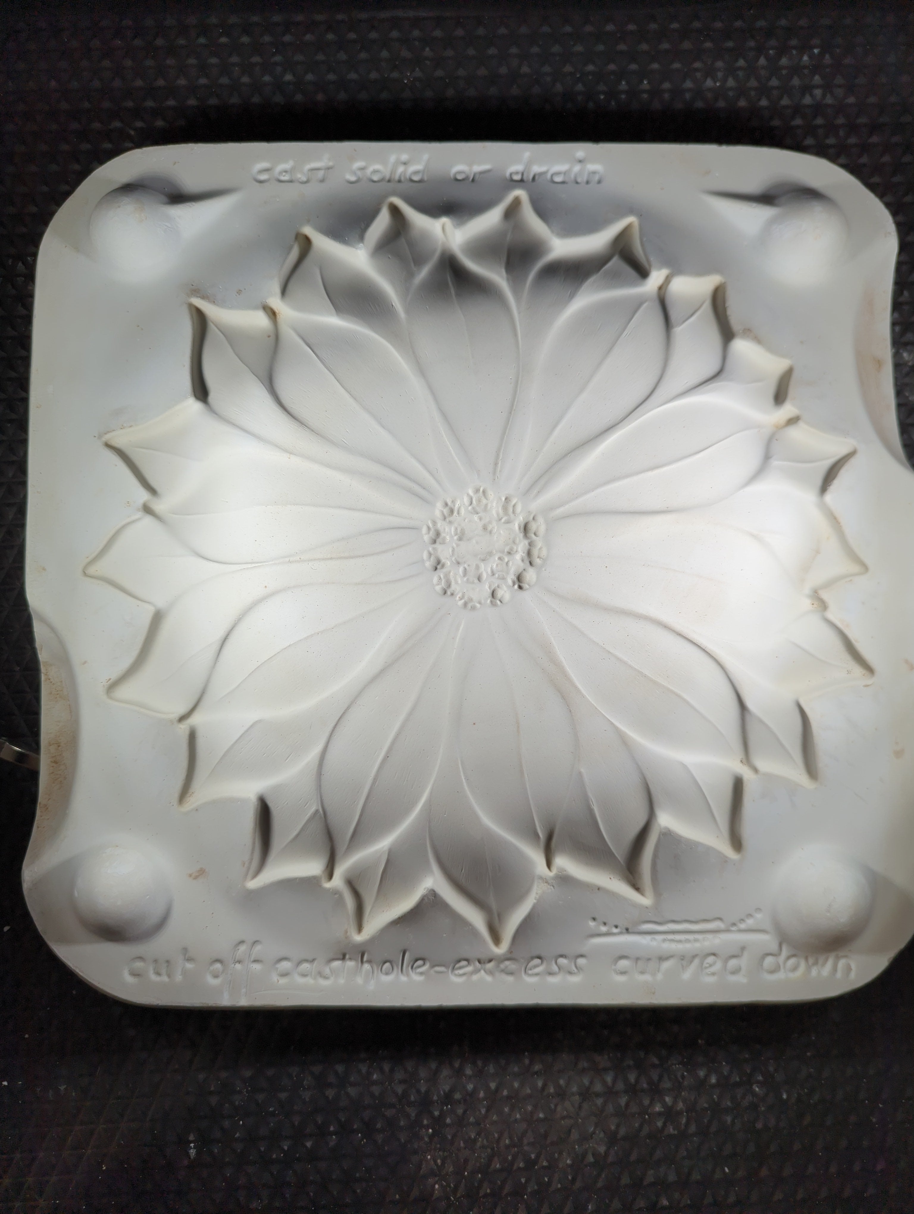 CM0240 - A110 Atlantic Large Poinsettia Dish
