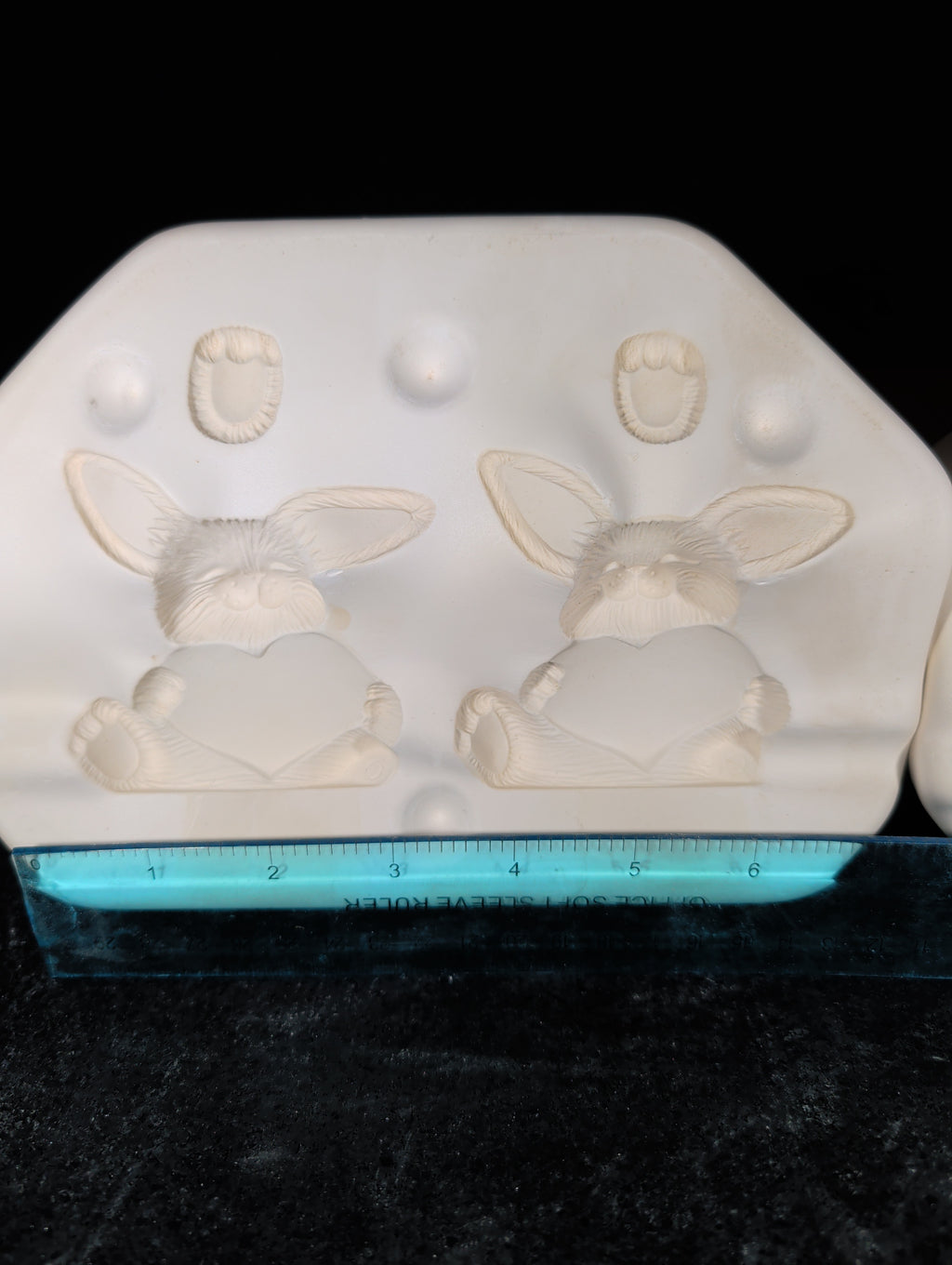 CM0009- D-653C Bunnies for Baby Basket