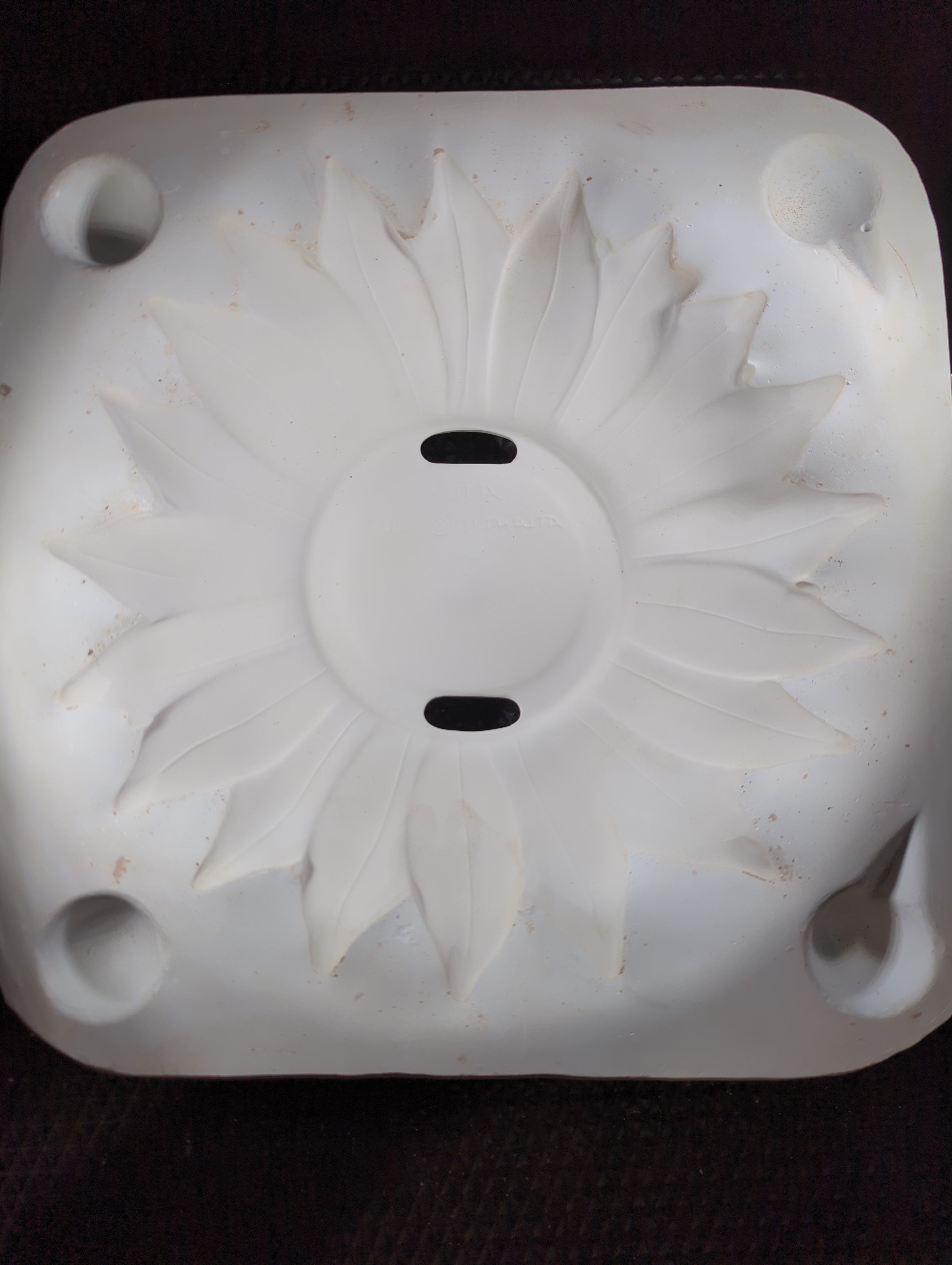 CM0240 - A110 Atlantic Large Poinsettia Dish