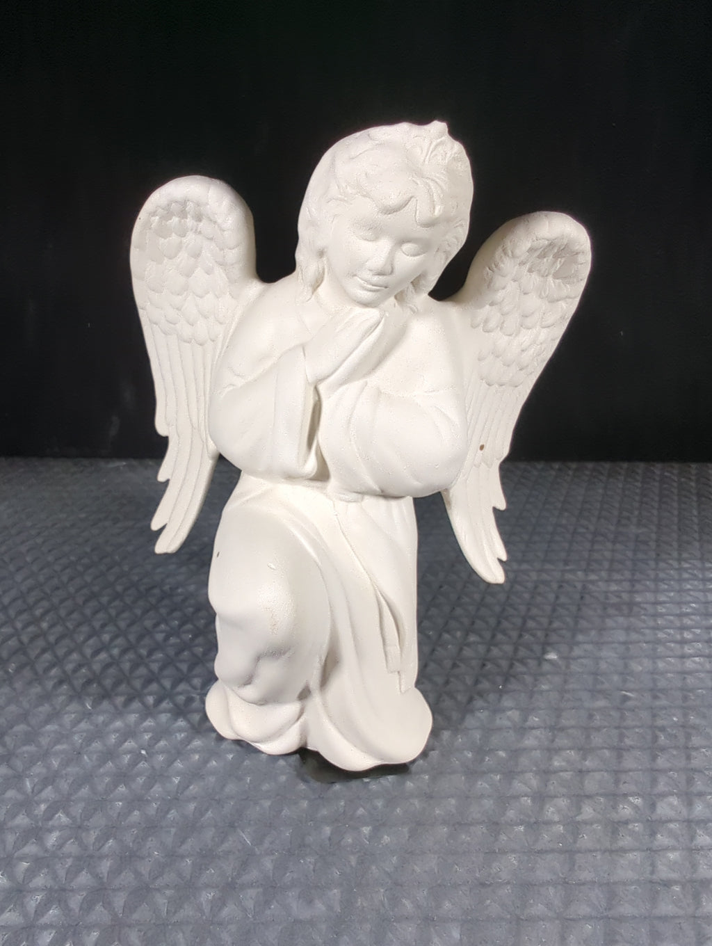 CM1487B5 - Kneeling Angel Low Fire Bisque