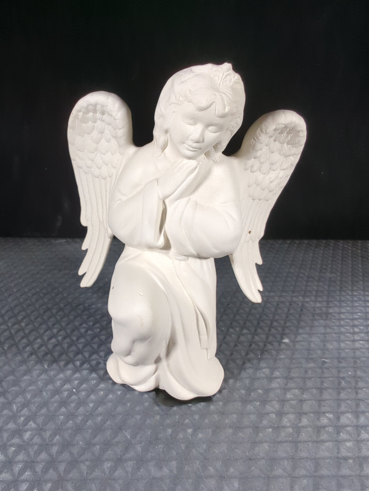 CM1487B5 - Kneeling Angel Low Fire Bisque