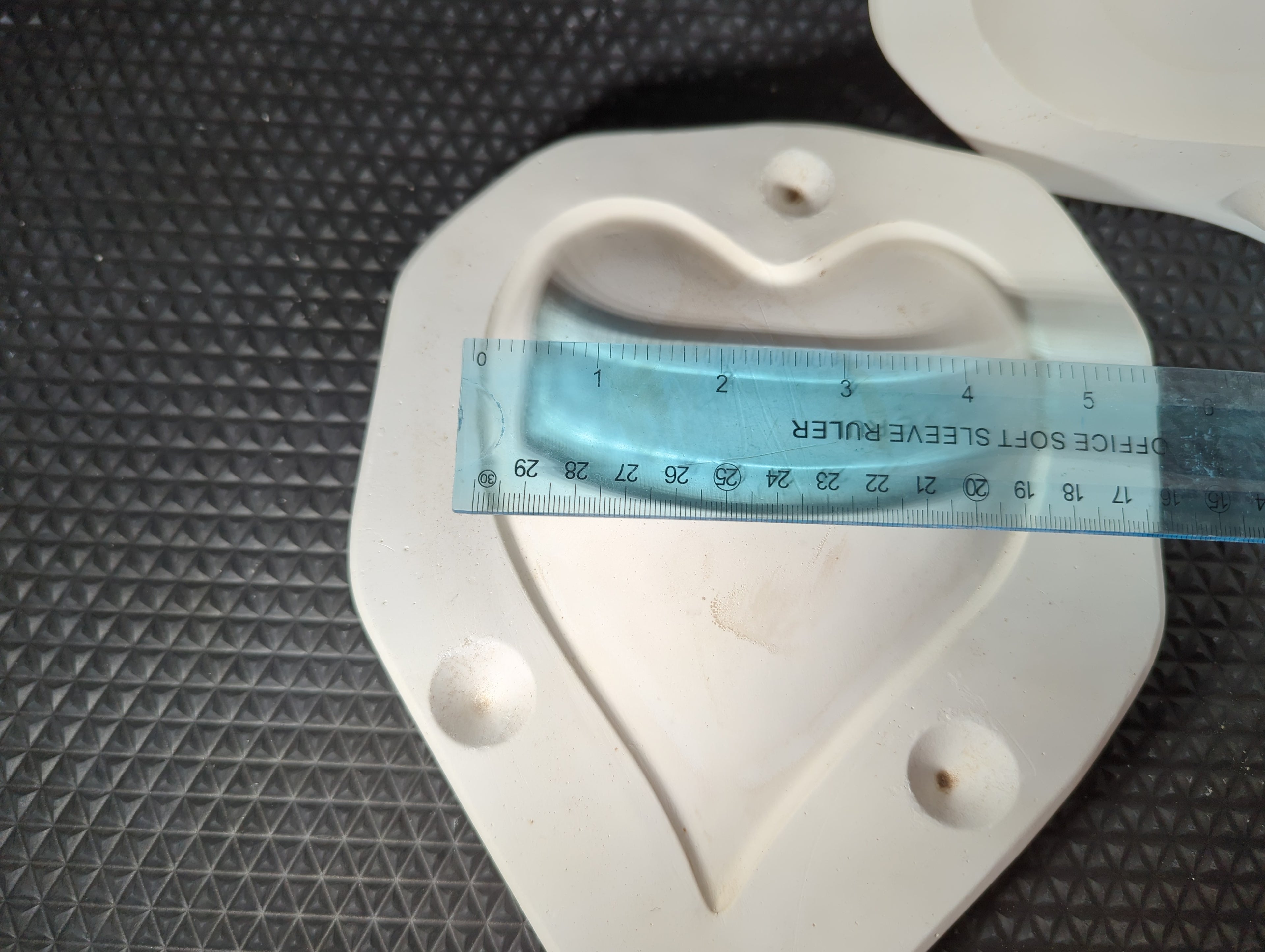 CM0255 - TEJAYS Molds Small Heart Dish
