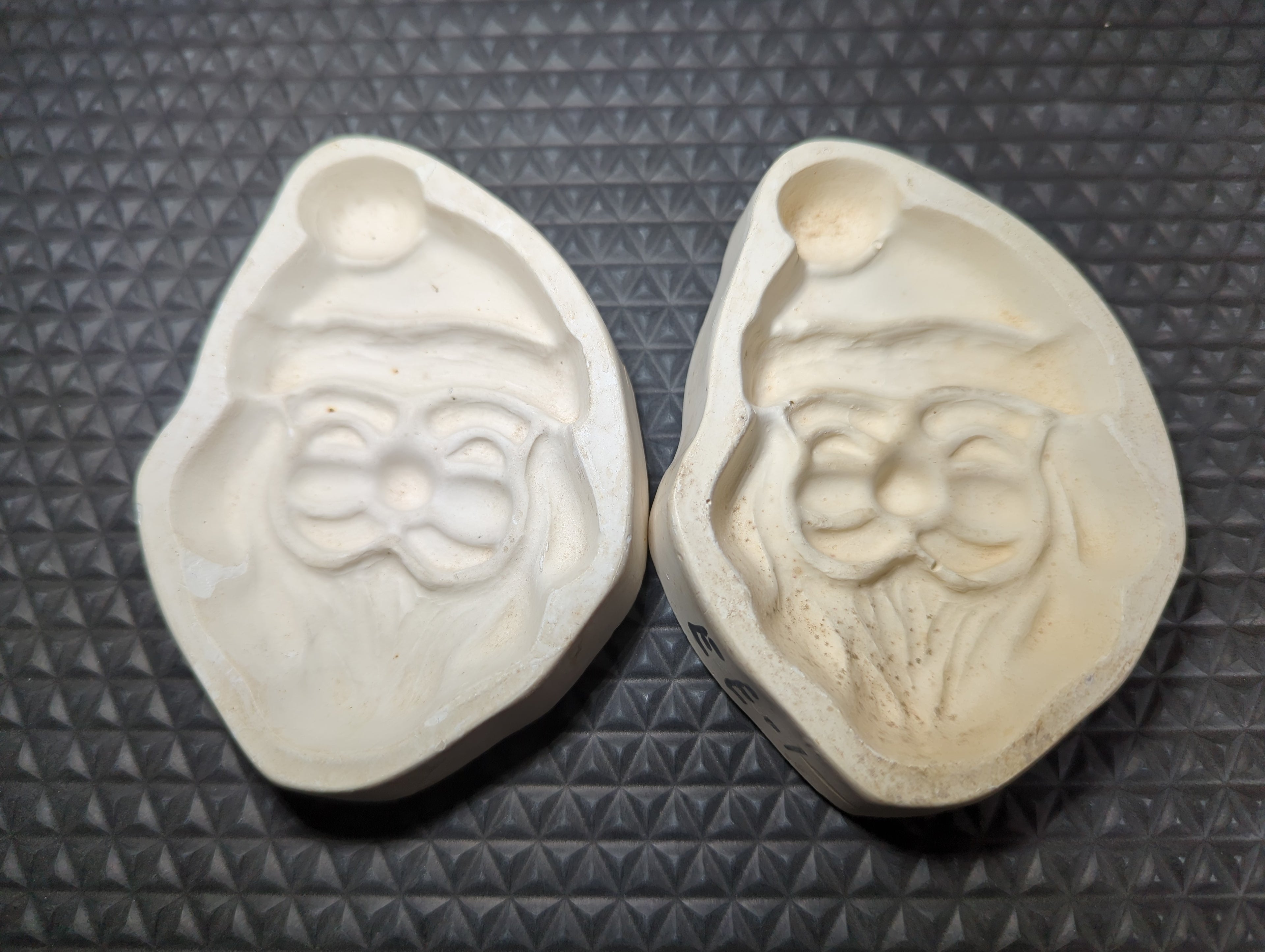 CM0387- Santa Ornament Press/Sprig Mold