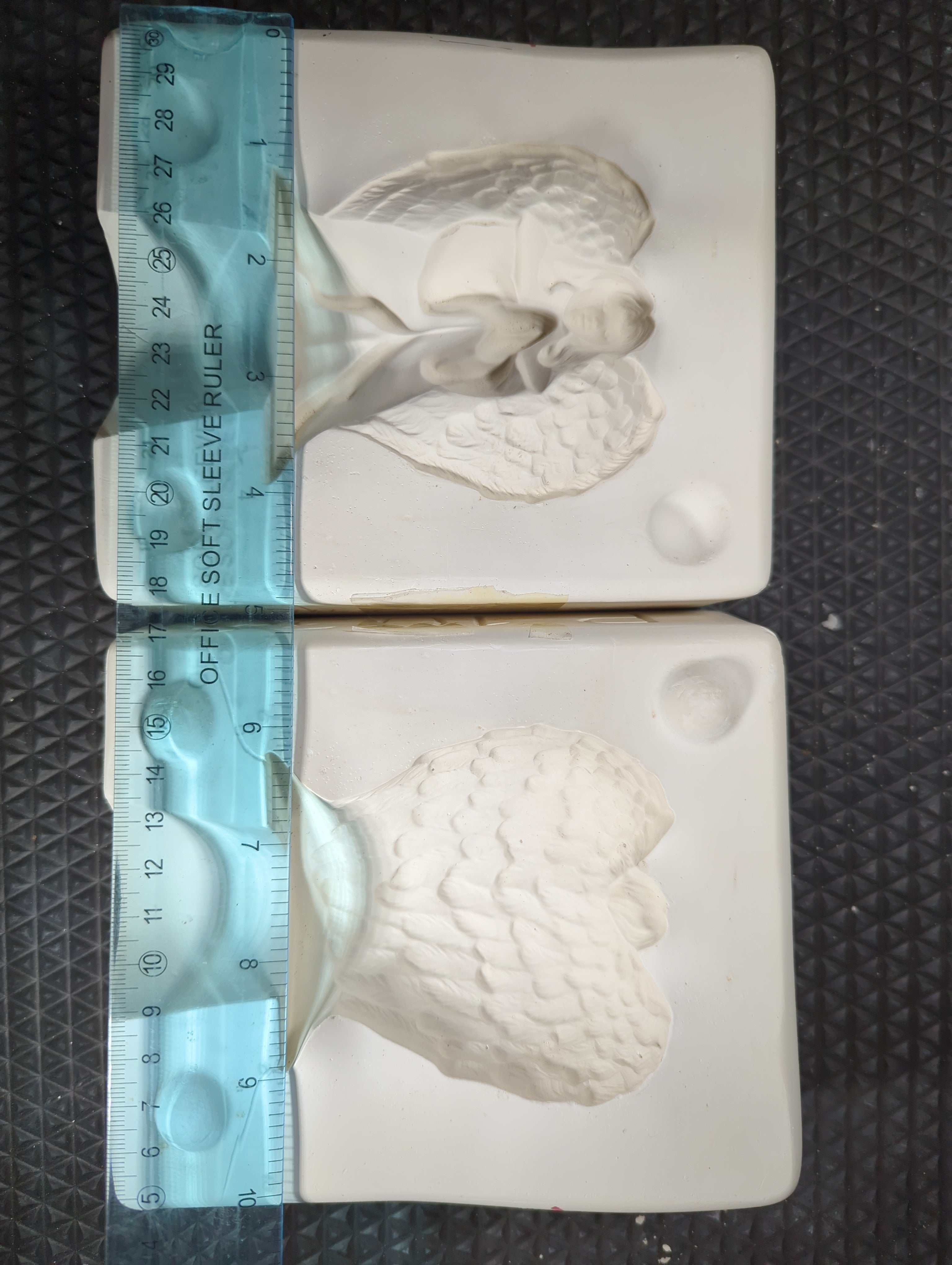 CM0479 - P 1038 Provincial Angel Praying