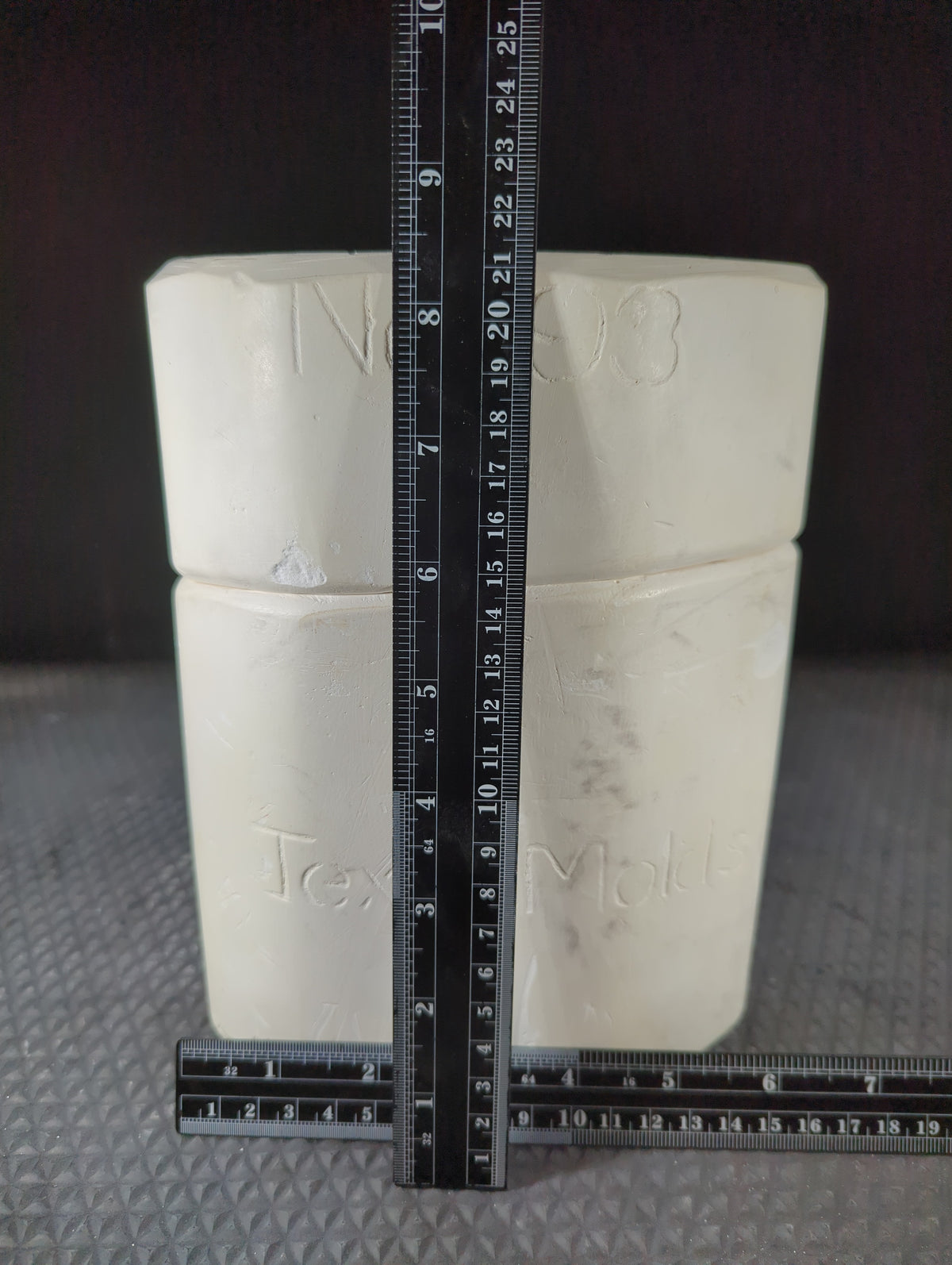 CM1332 - No 193 Texas Molds Large Eggplant Mold