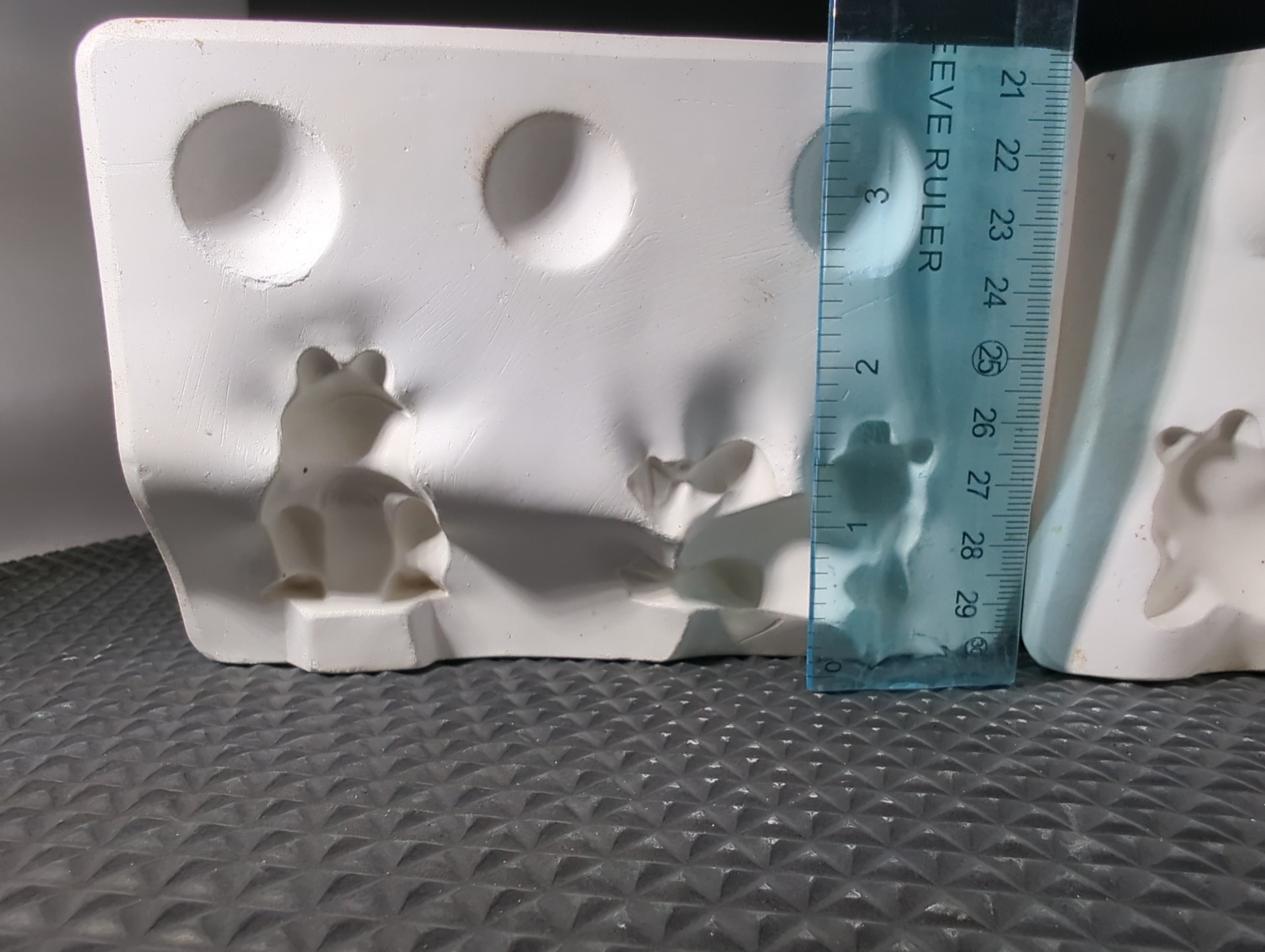 CM0358 - K-18 Kimple Frogs
