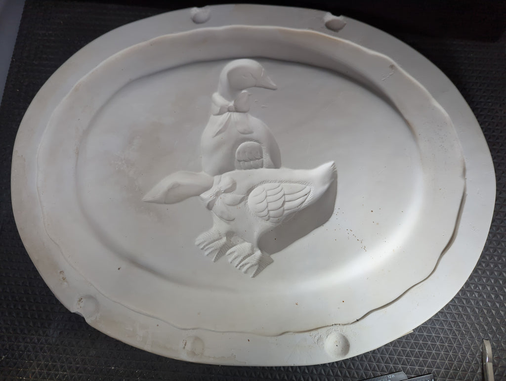 CM0812 - 341 OS Giant Duck/Goose Platter