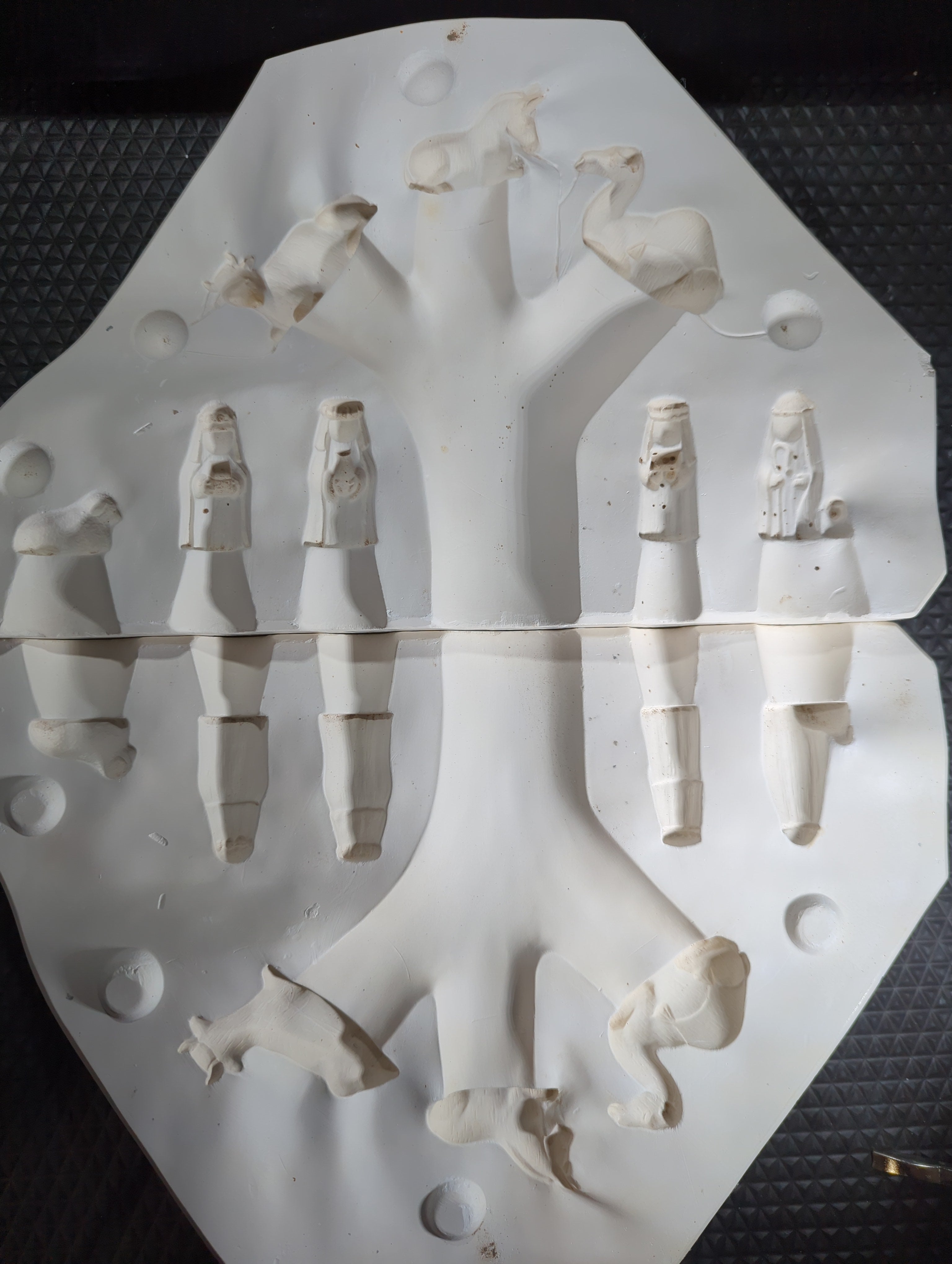 CM0371- DM-1406 Duncan Mini Nativity Set B