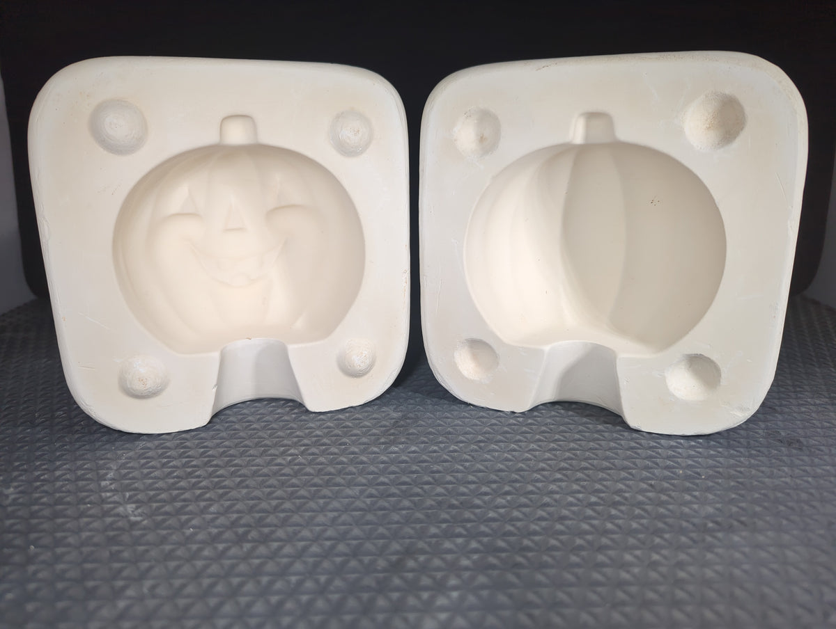 CM0987 - 615 Lonestar Pumpkin Mold