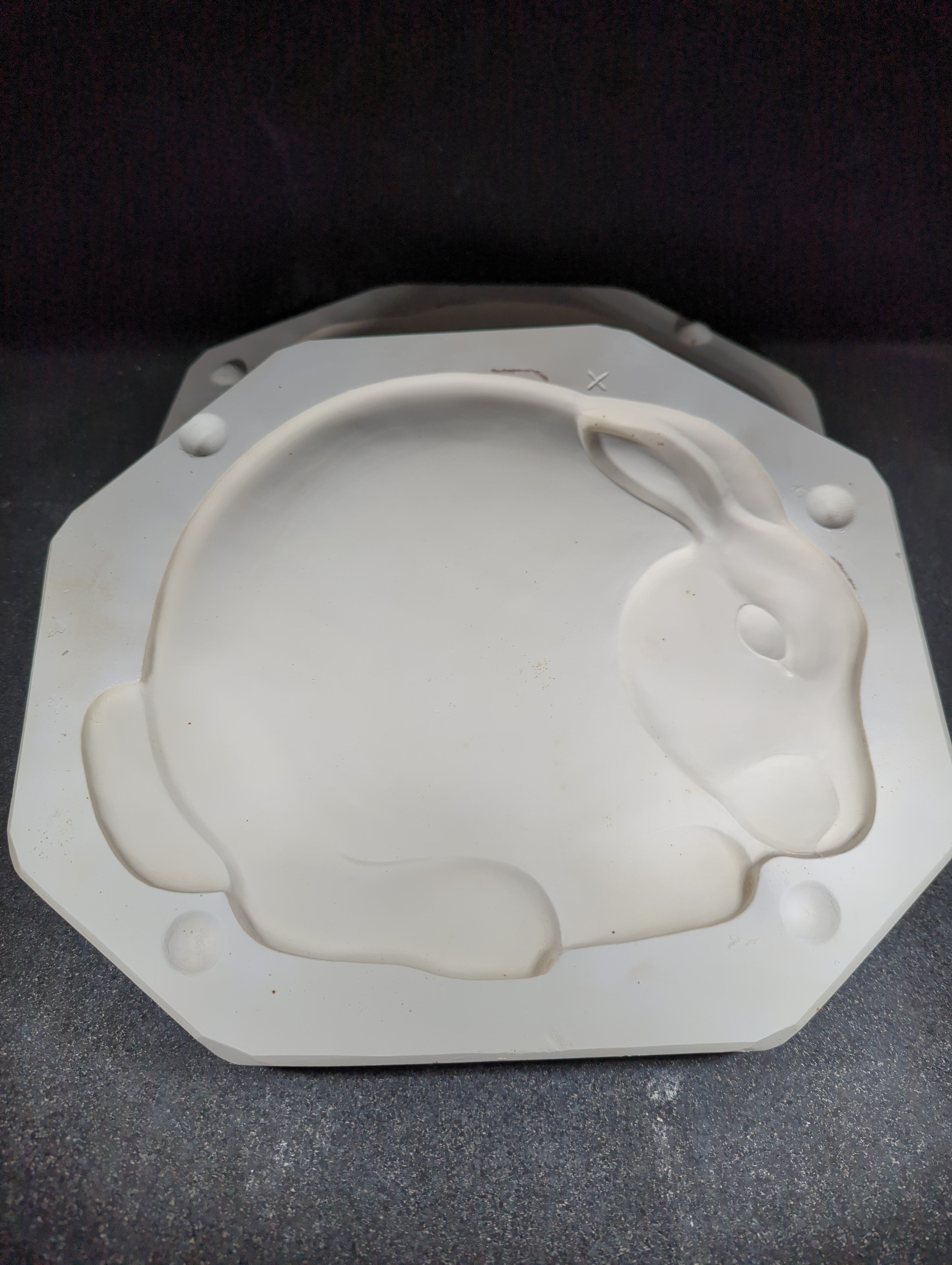 CM0180 - 1260 Booth Bunny Plate Large