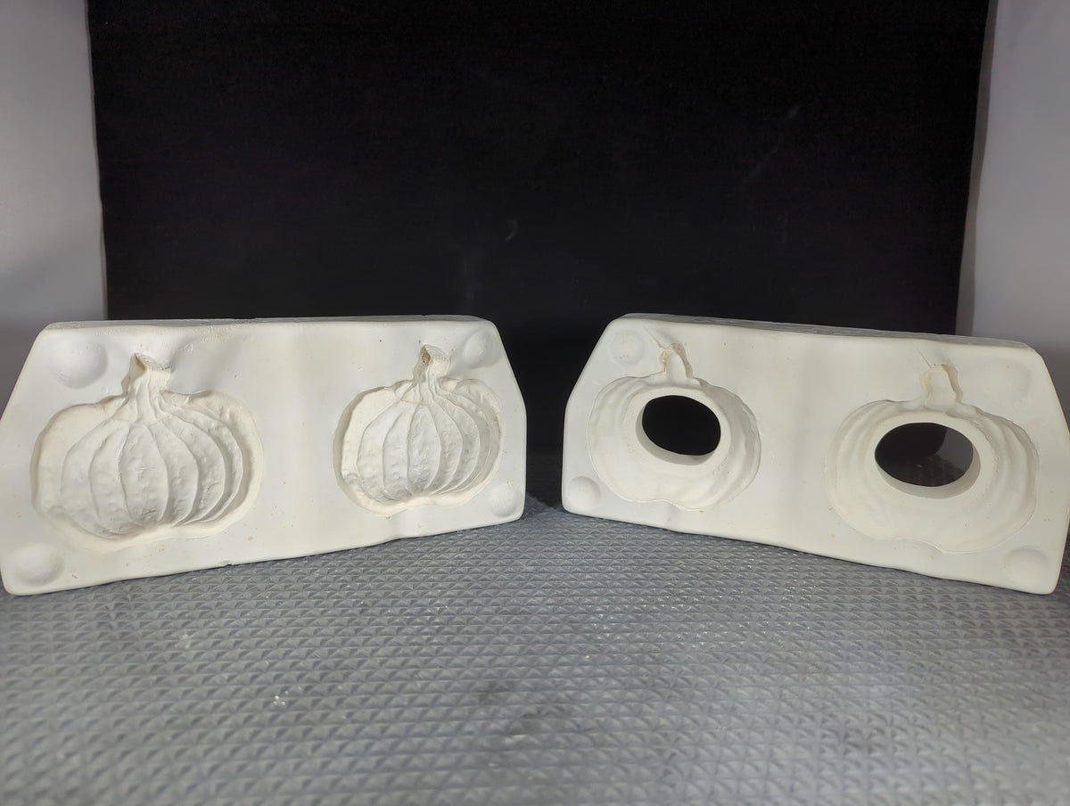CM1068 -NM-387 Nowell's Molds Pumpkin Favor Dishes / Candy Dishes