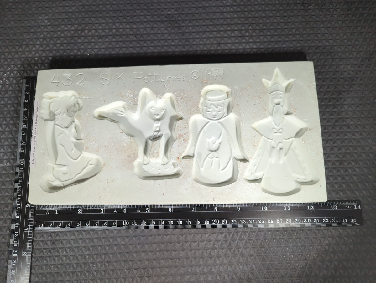 CM1344 - 432 SK Potteries Ornament 4 Open Pour Nativity and Praying Boy Mold